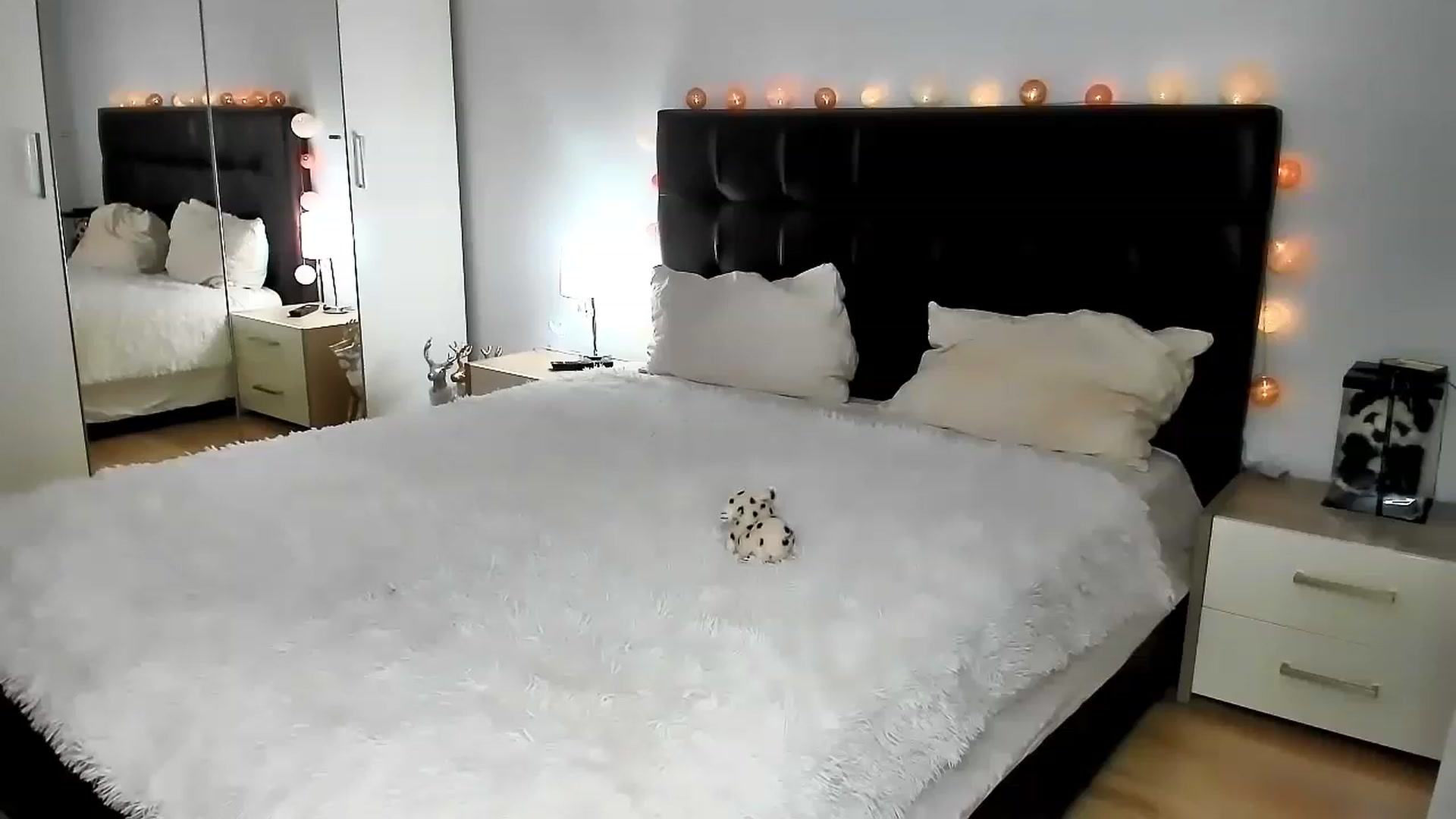 Gallery image thumbnail from Misssophiex's myfreecams stream on, 06/17/2023, 15:01 image 13 of 20
