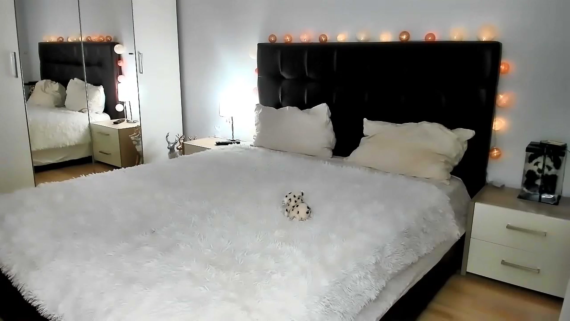 Gallery image thumbnail from Misssophiex's myfreecams stream on, 06/17/2023, 15:01 image 14 of 20