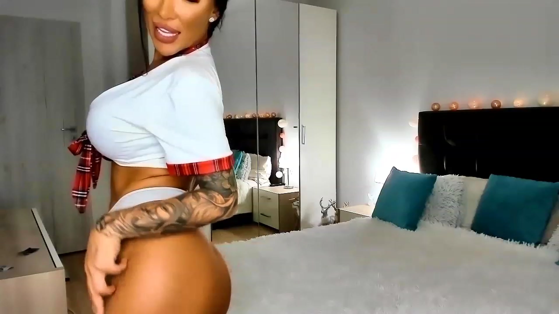 Gallery image thumbnail from Misssophiex's myfreecams stream on, 06/19/2023, 22:58 image 2 of 20