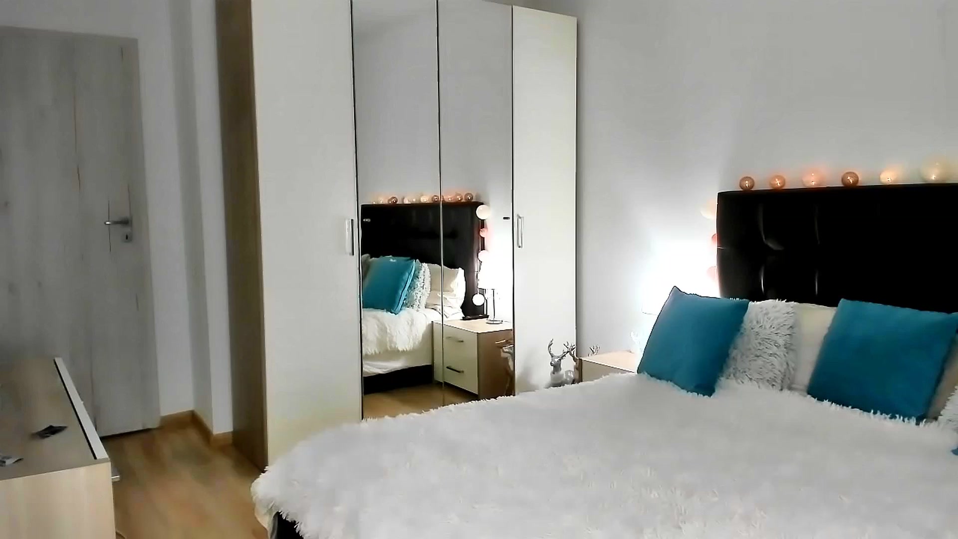Gallery image thumbnail from Misssophiex's myfreecams stream on, 06/19/2023, 22:58 image 17 of 20