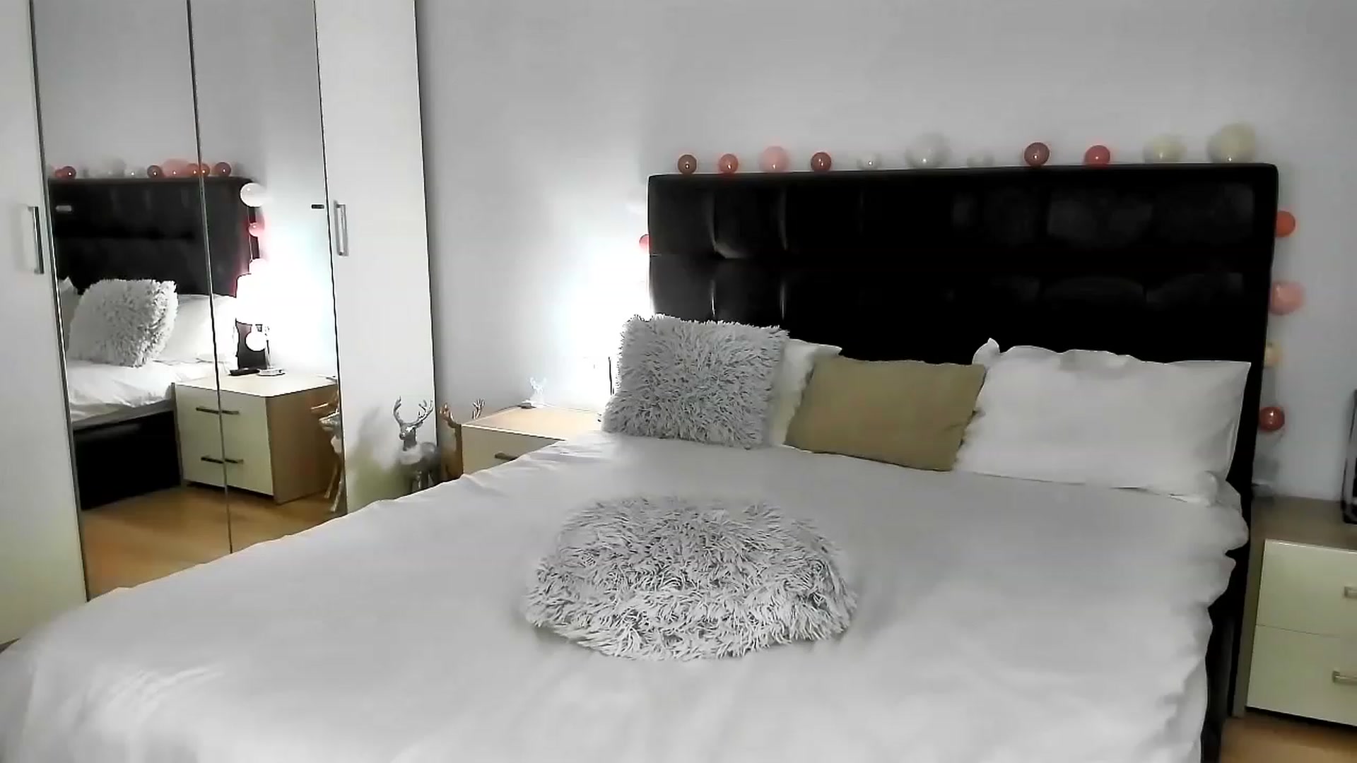 Gallery image thumbnail from Misssophiex's myfreecams stream on, 06/27/2023, 24:07 image 2 of 20