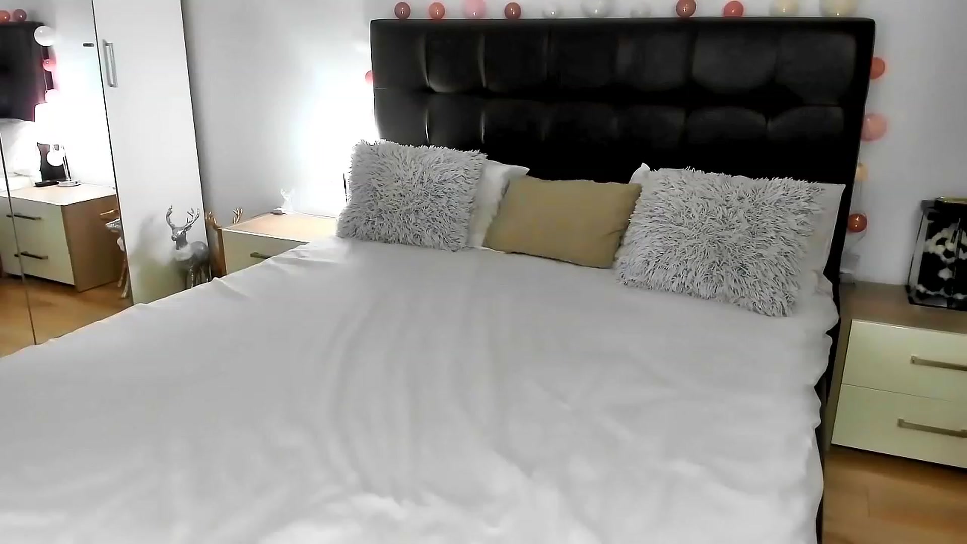 Gallery image thumbnail from Misssophiex's myfreecams stream on, 06/27/2023, 24:07 image 12 of 20
