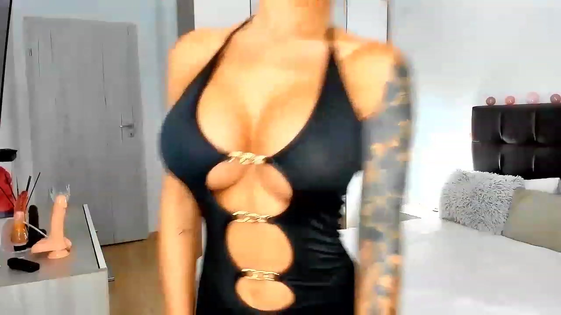 Gallery image thumbnail from Misssophiex's myfreecams stream on, 06/28/2023, 22:17 image 15 of 20