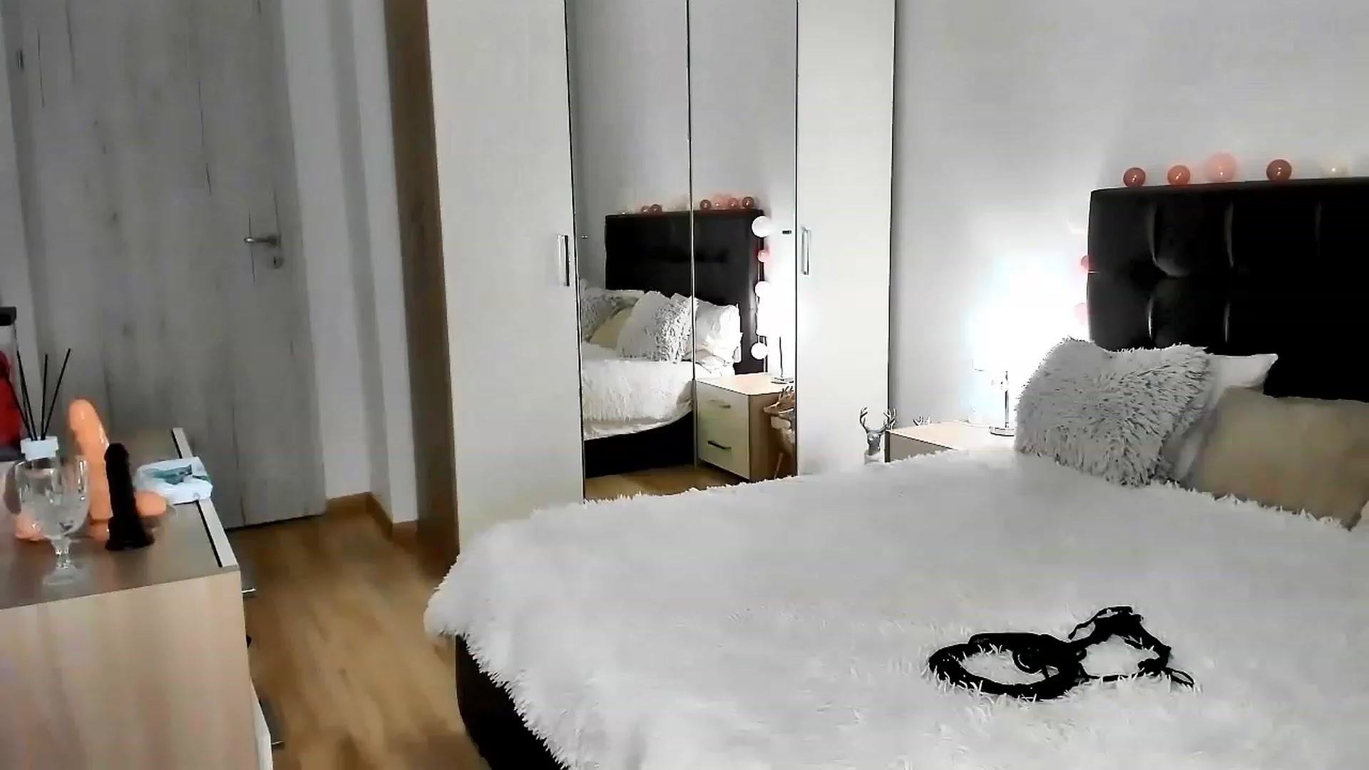 Gallery image thumbnail from Misssophiex's myfreecams stream on, 07/12/2023, 21:42 image 18 of 20