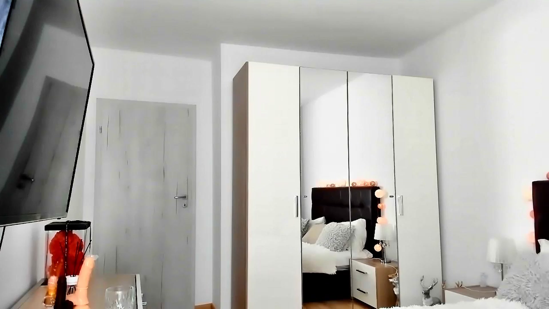 Gallery image thumbnail from Misssophiex's myfreecams stream on, 07/21/2023, 23:30 image 12 of 20