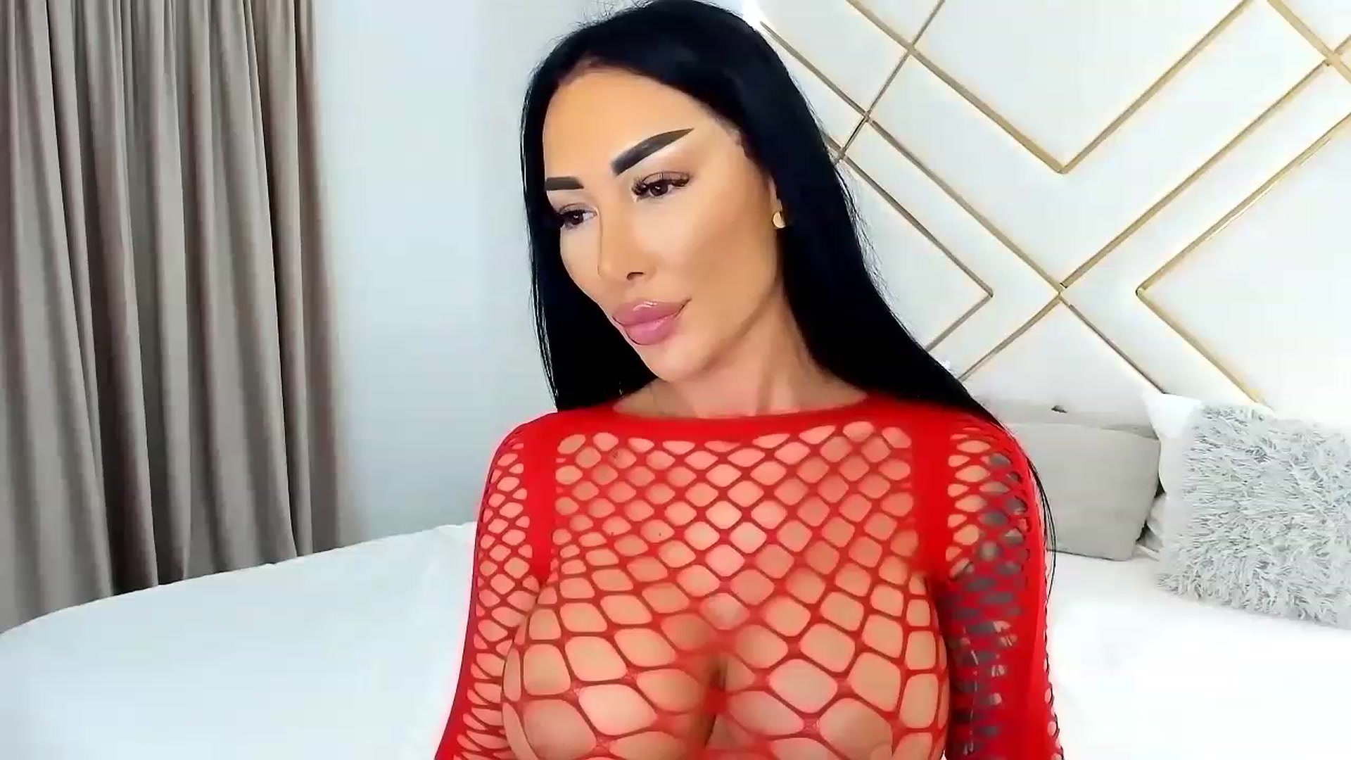 Gallery image thumbnail from Misssophiex's myfreecams stream on, 08/30/2023, 24:13 image 16 of 20
