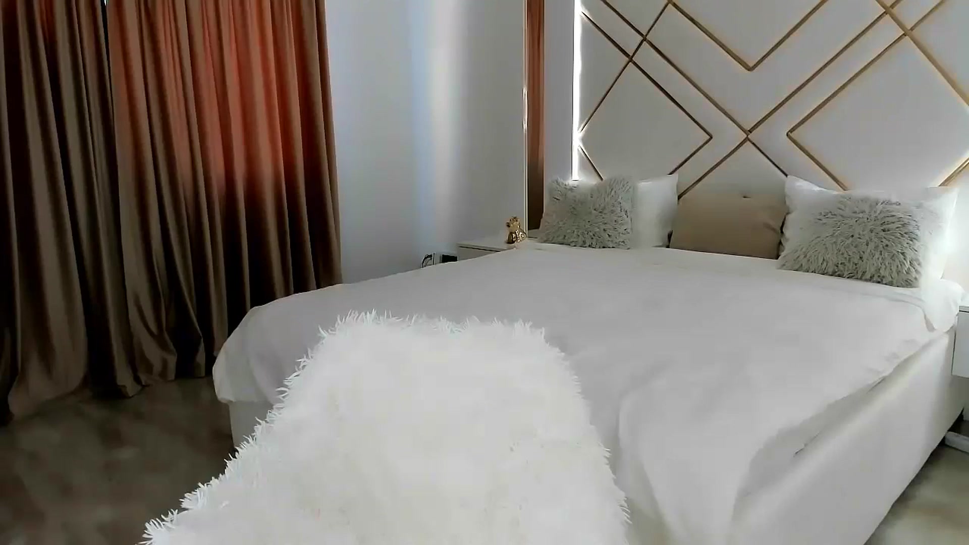 Gallery image thumbnail from Misssophiex's myfreecams stream on, 09/09/2023, 16:35 image 12 of 20