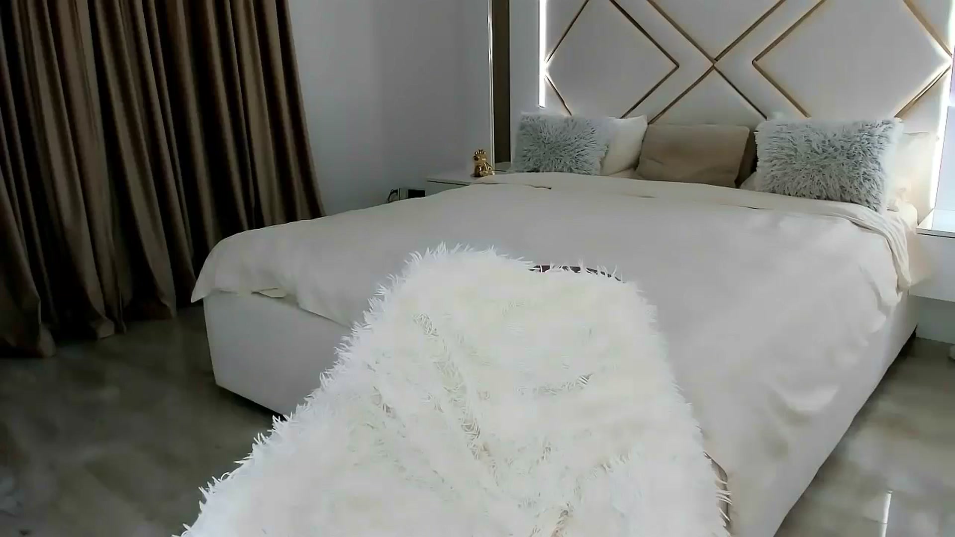 Gallery image thumbnail from Misssophiex's myfreecams stream on, 09/18/2023, 22:41 image 14 of 20