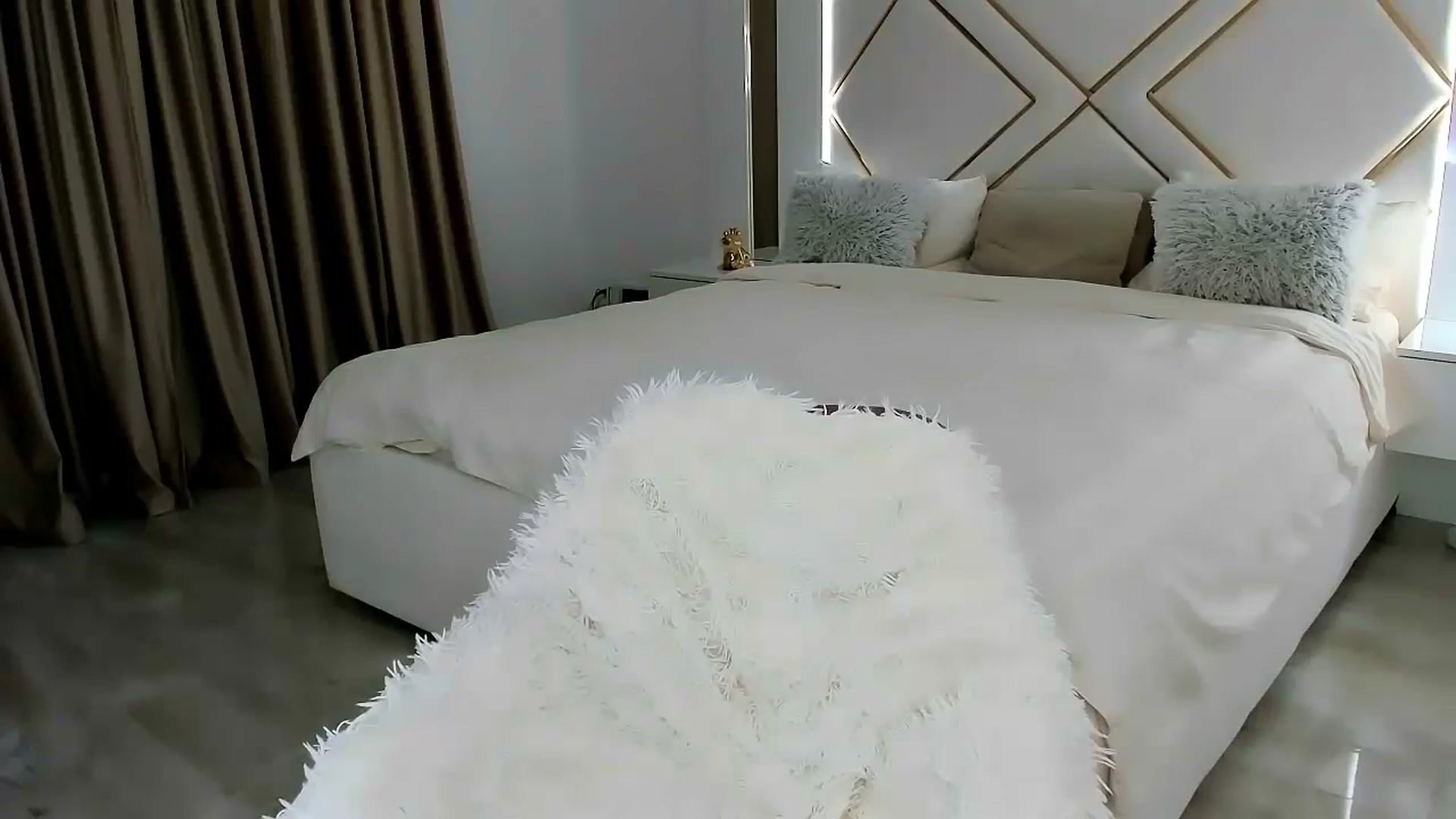 Gallery image thumbnail from Misssophiex's myfreecams stream on, 09/18/2023, 22:41 image 16 of 20