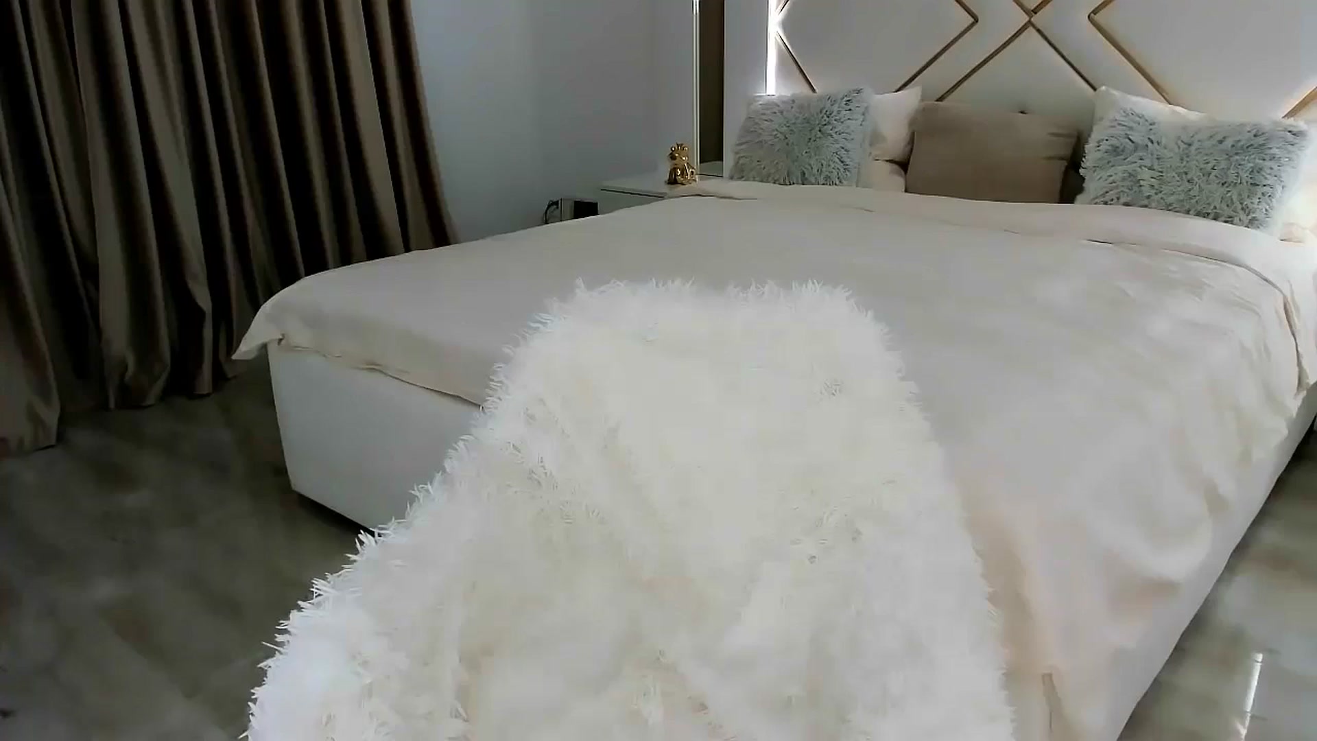Gallery image thumbnail from Misssophiex's myfreecams stream on, 09/19/2023, 21:19 image 8 of 20