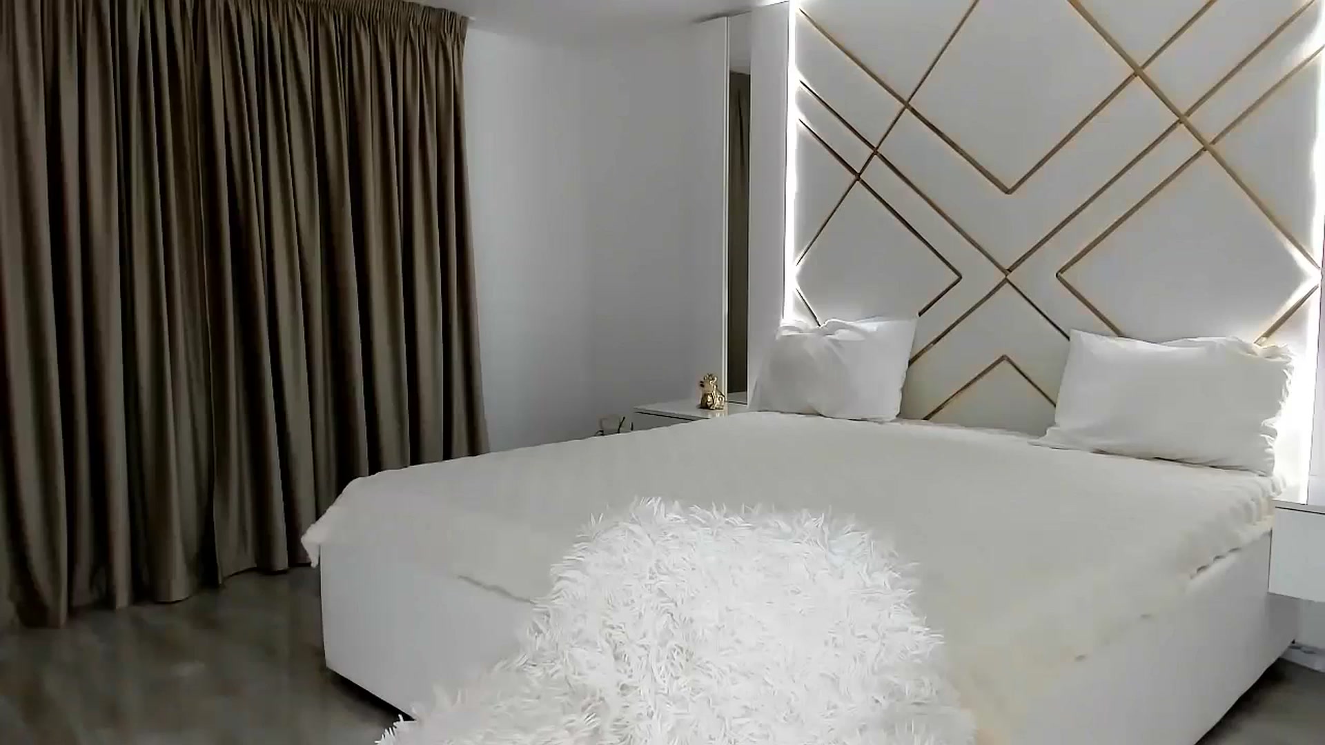 Gallery image thumbnail from Misssophiex's myfreecams stream on, 10/30/2023, 21:09 image 16 of 20