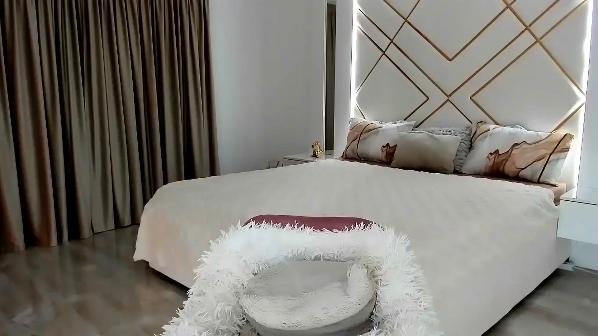 Gallery image thumbnail from Misssophiex's myfreecams stream on, 11/23/2023, 22:05 image 9 of 20