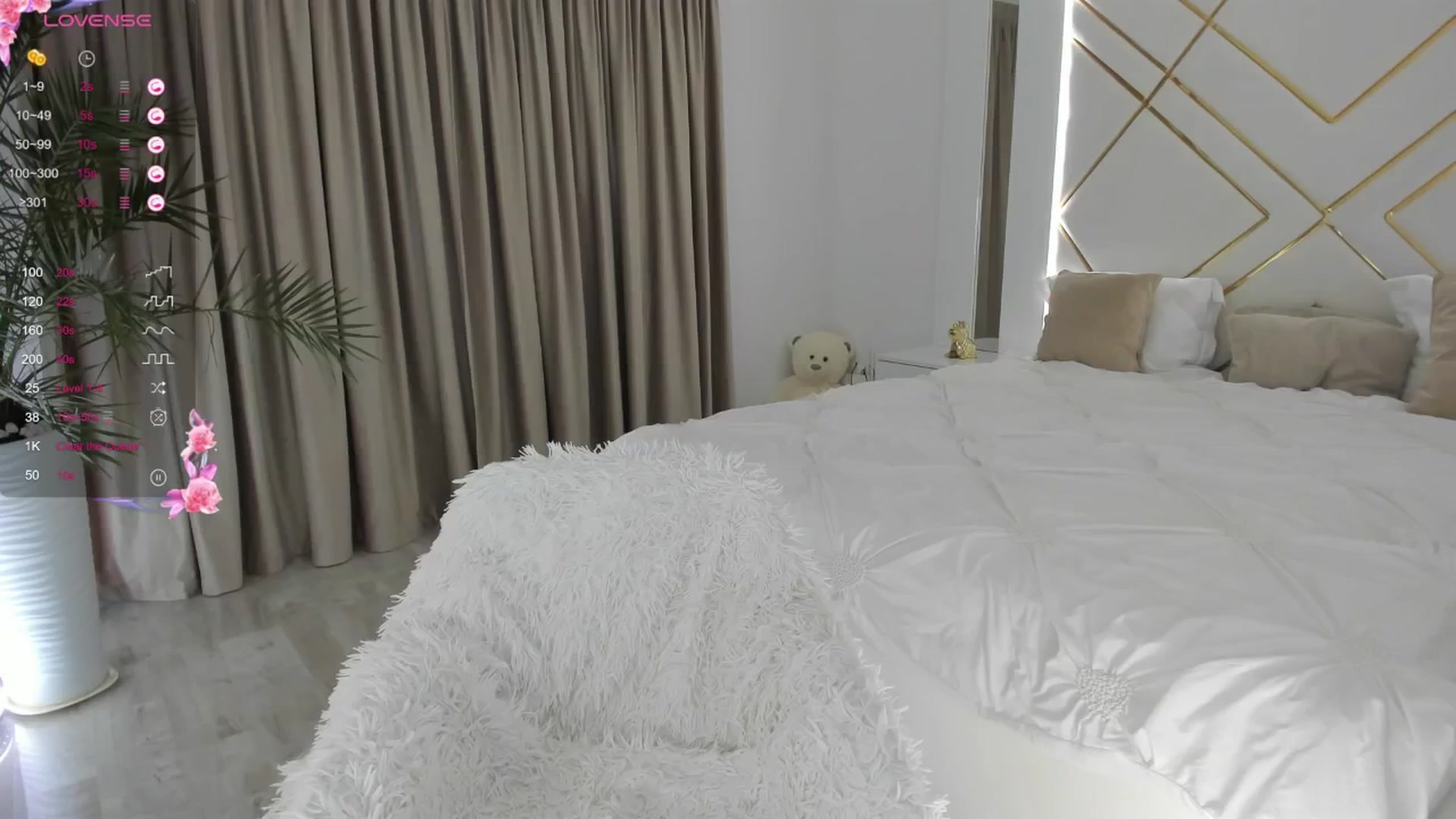 Gallery image thumbnail from Misssophiex's myfreecams stream on, 04/25/2024, 21:17 image 17 of 20