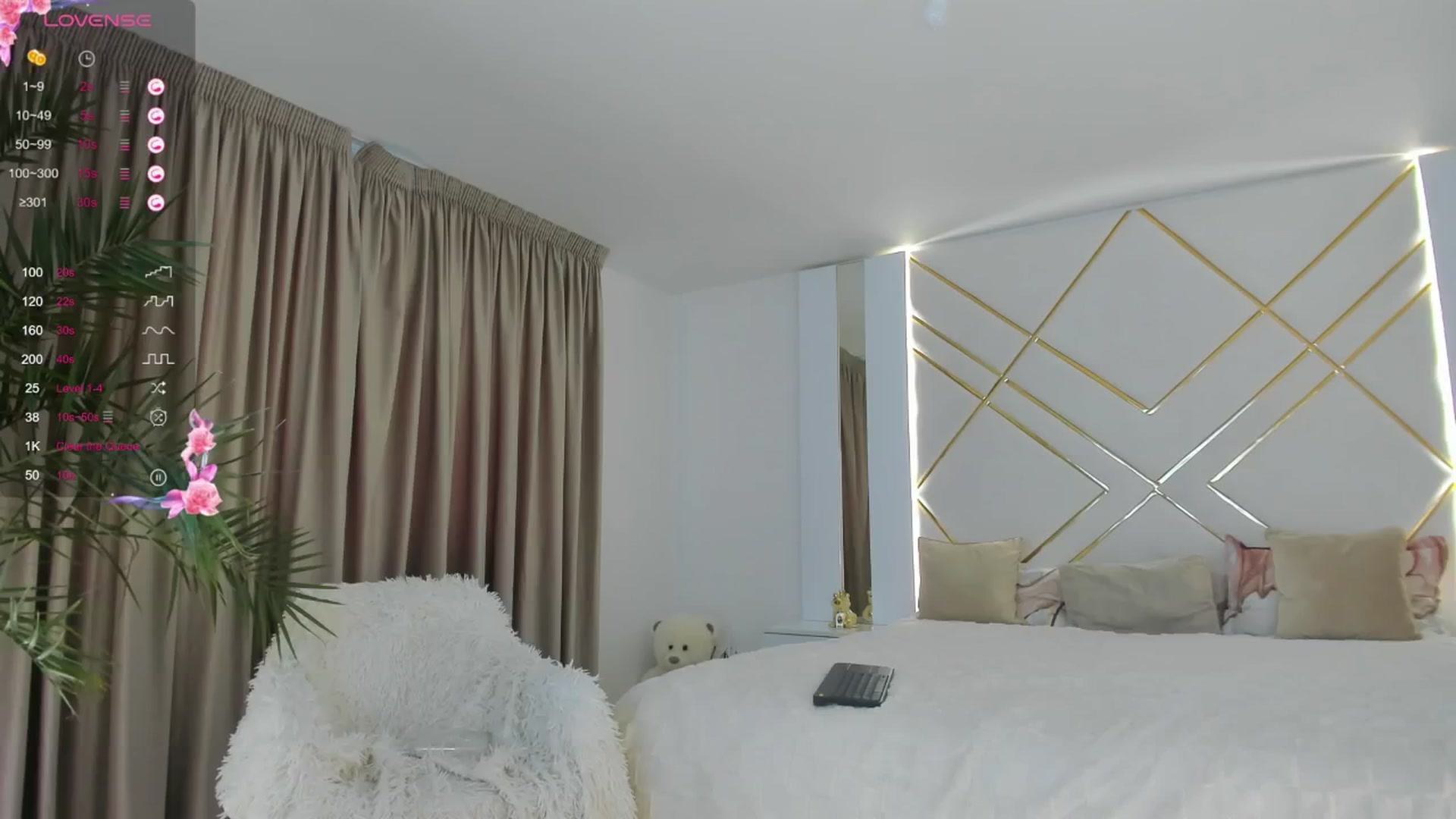 Gallery image thumbnail from Misssophiex's myfreecams stream on, 05/06/2024, 17:54 image 15 of 20