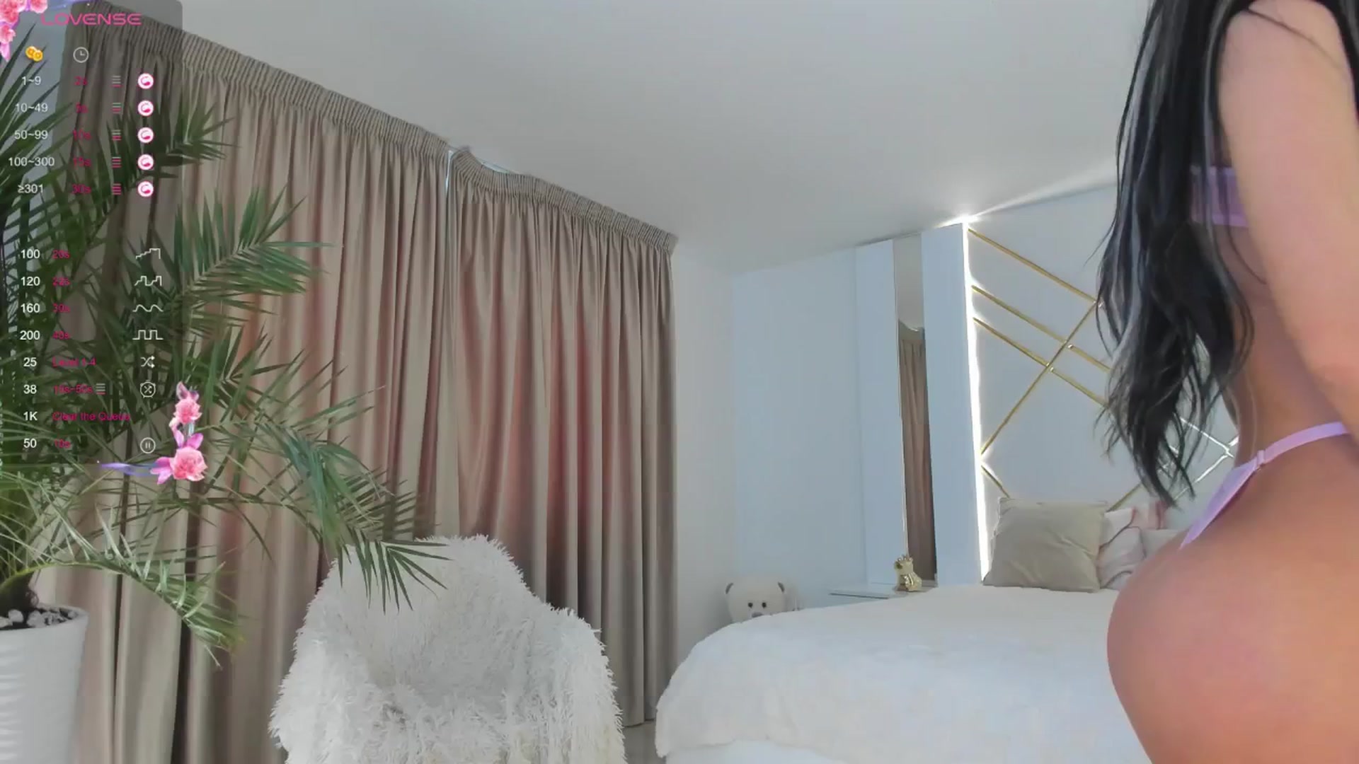 Gallery image thumbnail from Misssophiex's myfreecams stream on, 05/08/2024, 17:50 image 2 of 20