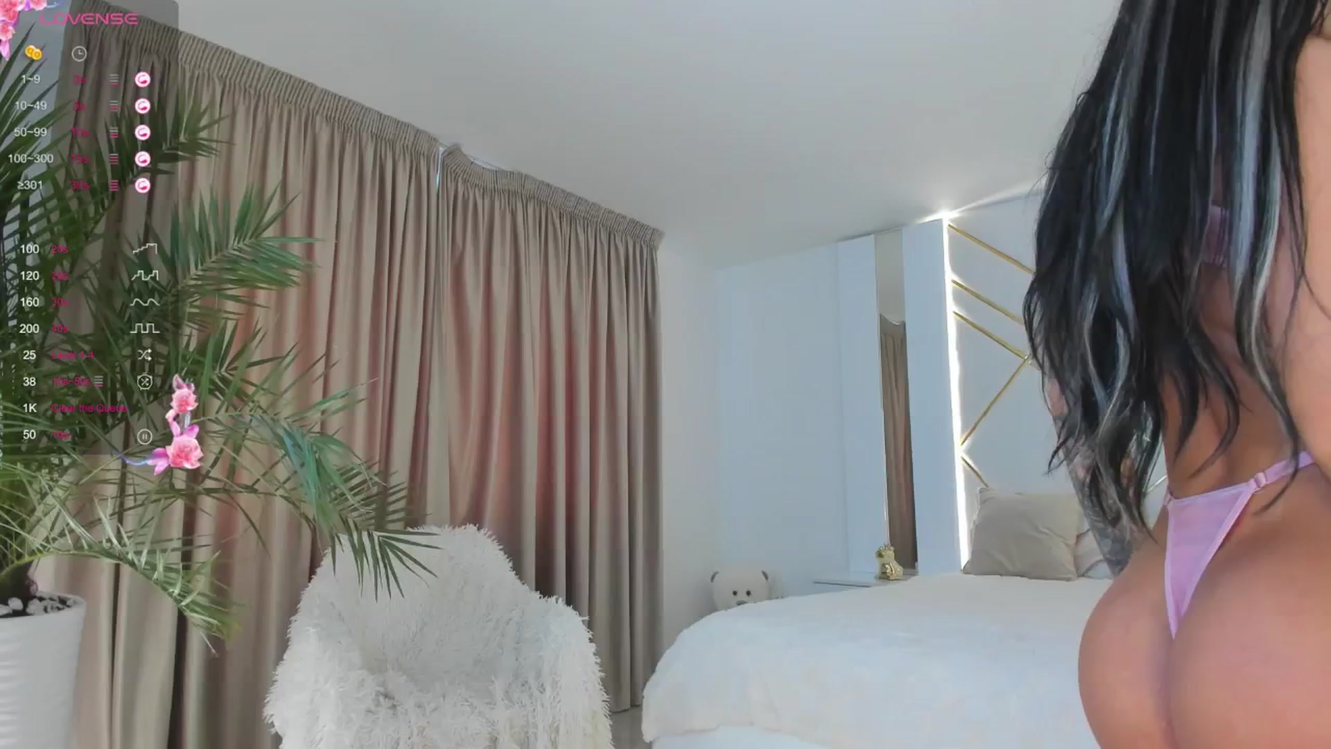 Gallery image thumbnail from Misssophiex's myfreecams stream on, 05/08/2024, 17:50 image 3 of 20