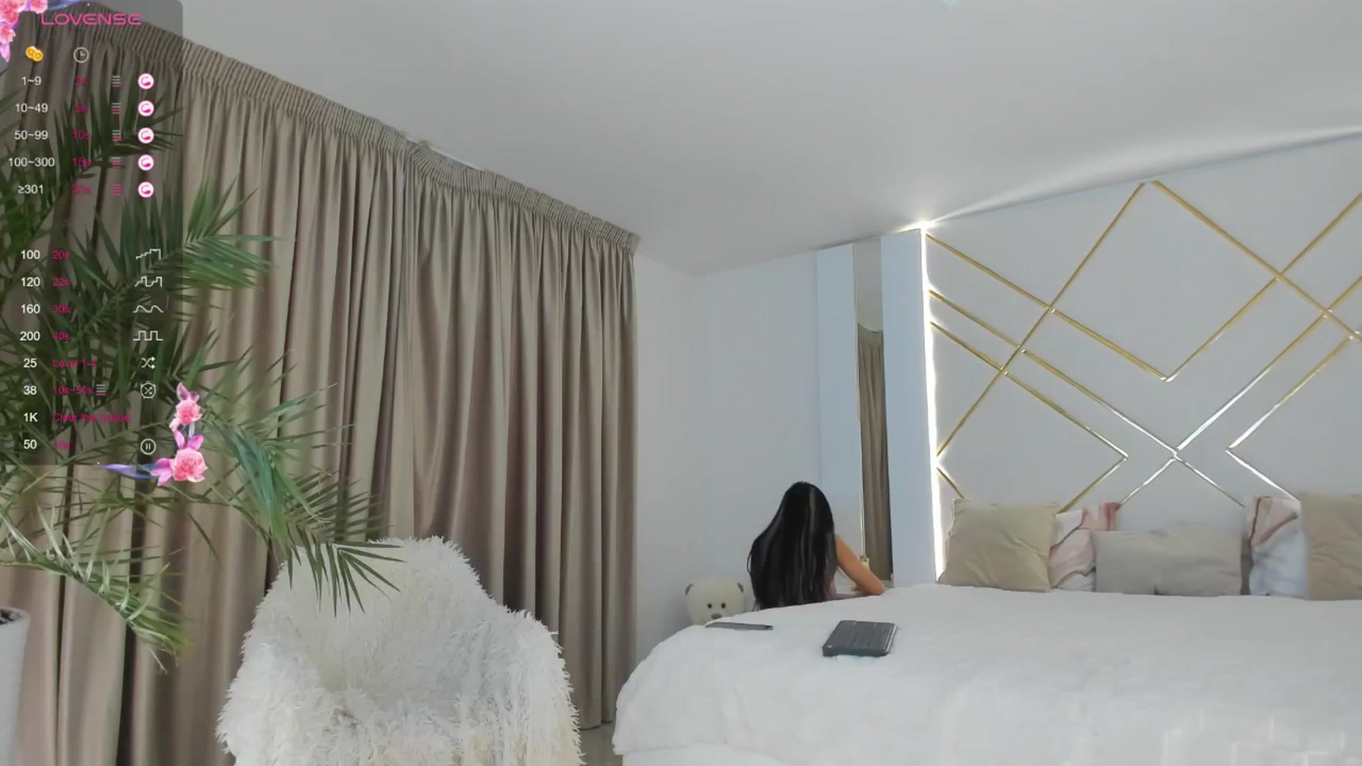 Gallery image thumbnail from Misssophiex's myfreecams stream on, 05/08/2024, 17:50 image 12 of 20