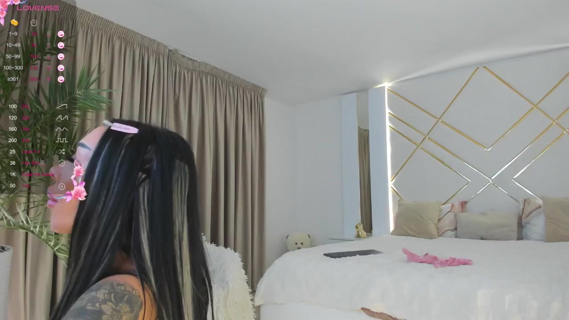 Gallery image thumbnail from Misssophiex's myfreecams stream on, 05/08/2024, 19:57 image 6 of 20