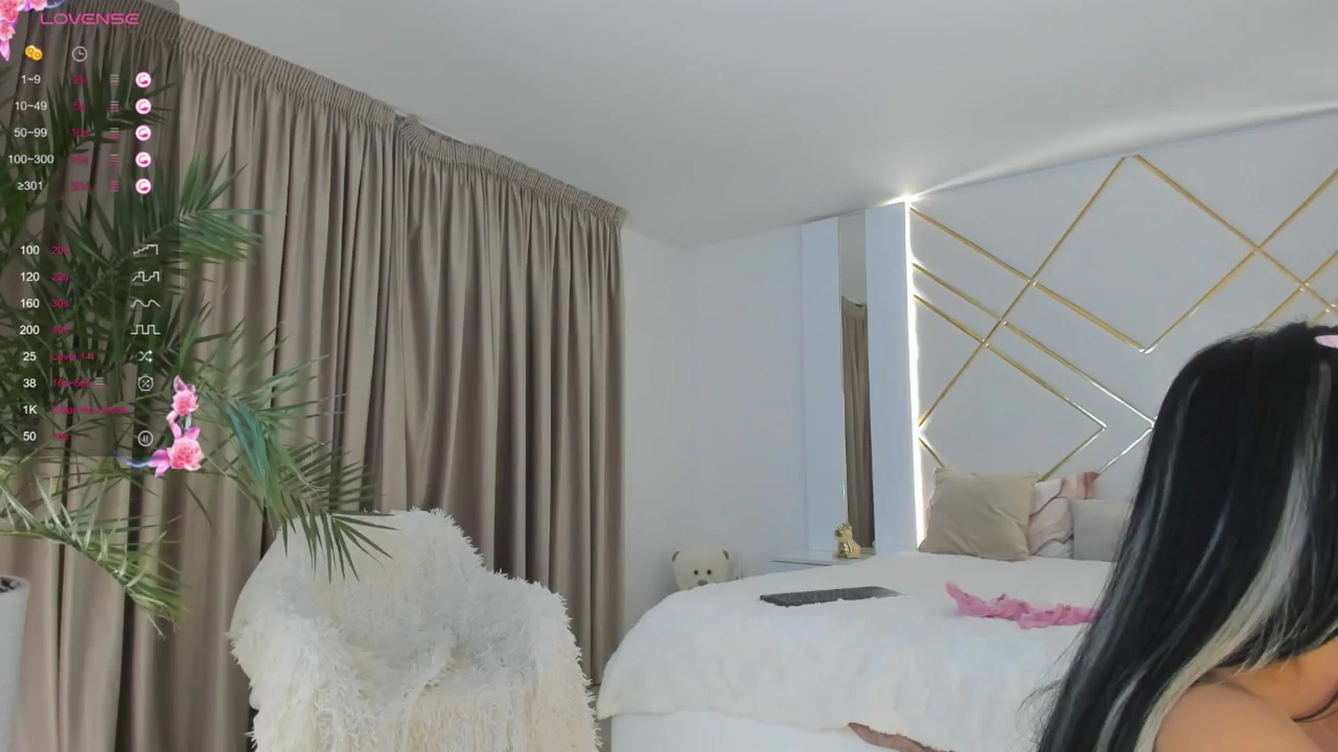 Gallery image thumbnail from Misssophiex's myfreecams stream on, 05/08/2024, 19:57 image 12 of 20