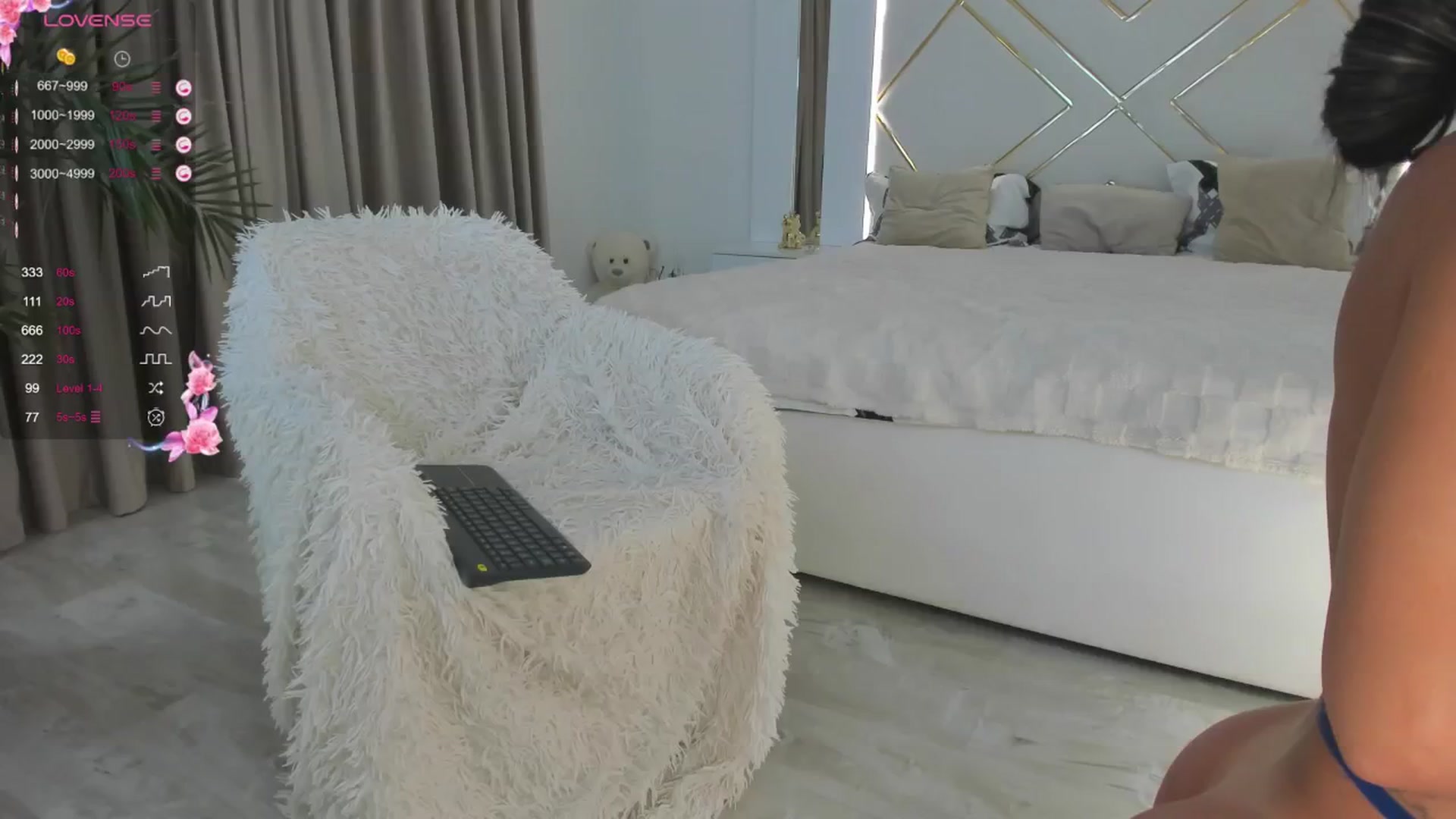 Gallery image thumbnail from Misssophiex's myfreecams stream on, 06/28/2024, 19:37 image 1 of 20
