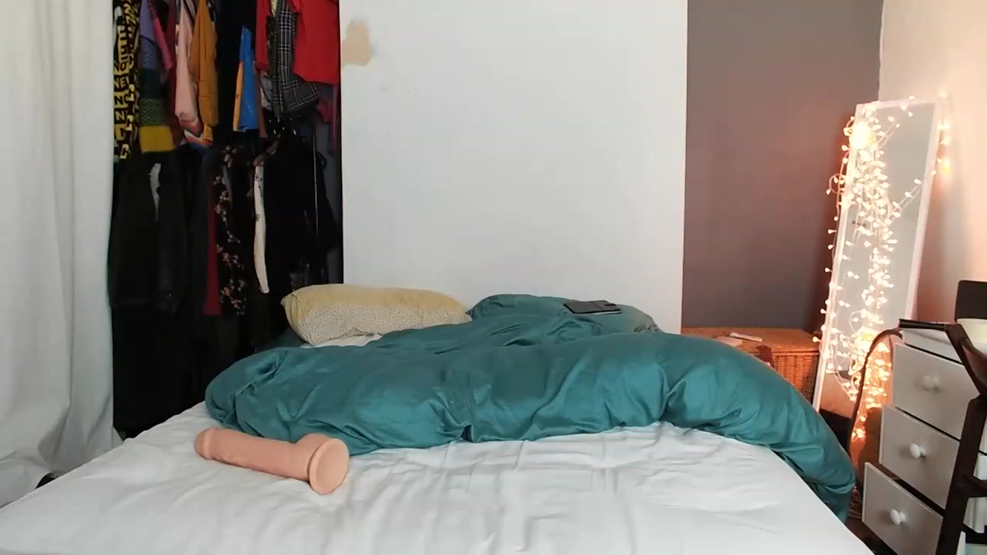 Gallery image thumbnail from MissyBlue's myfreecams stream on, 01/06/2023, 17:05 image 18 of 20