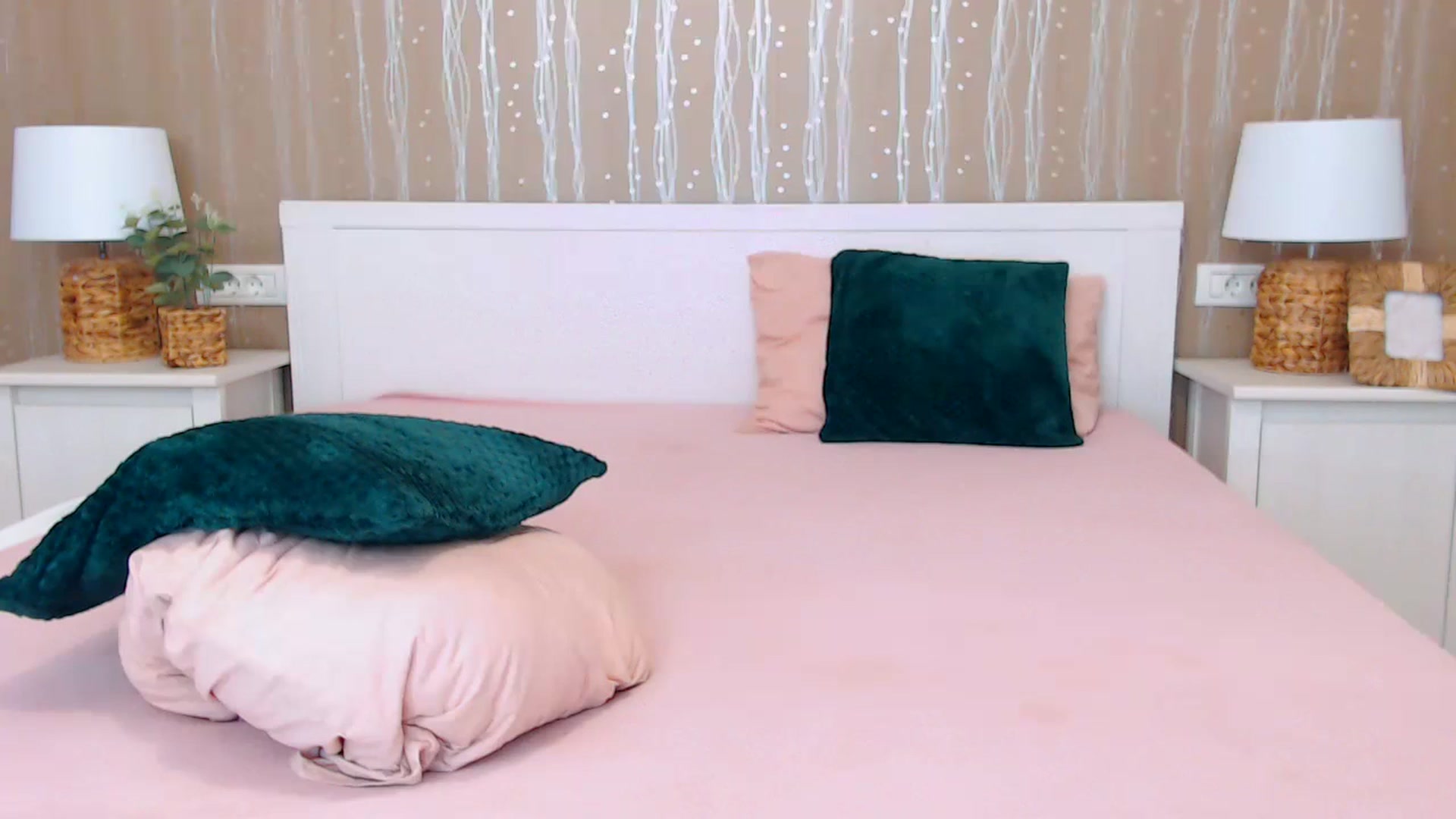 Gallery image thumbnail from MissyHot000's myfreecams stream on, 01/08/2024, 10:56 image 18 of 20