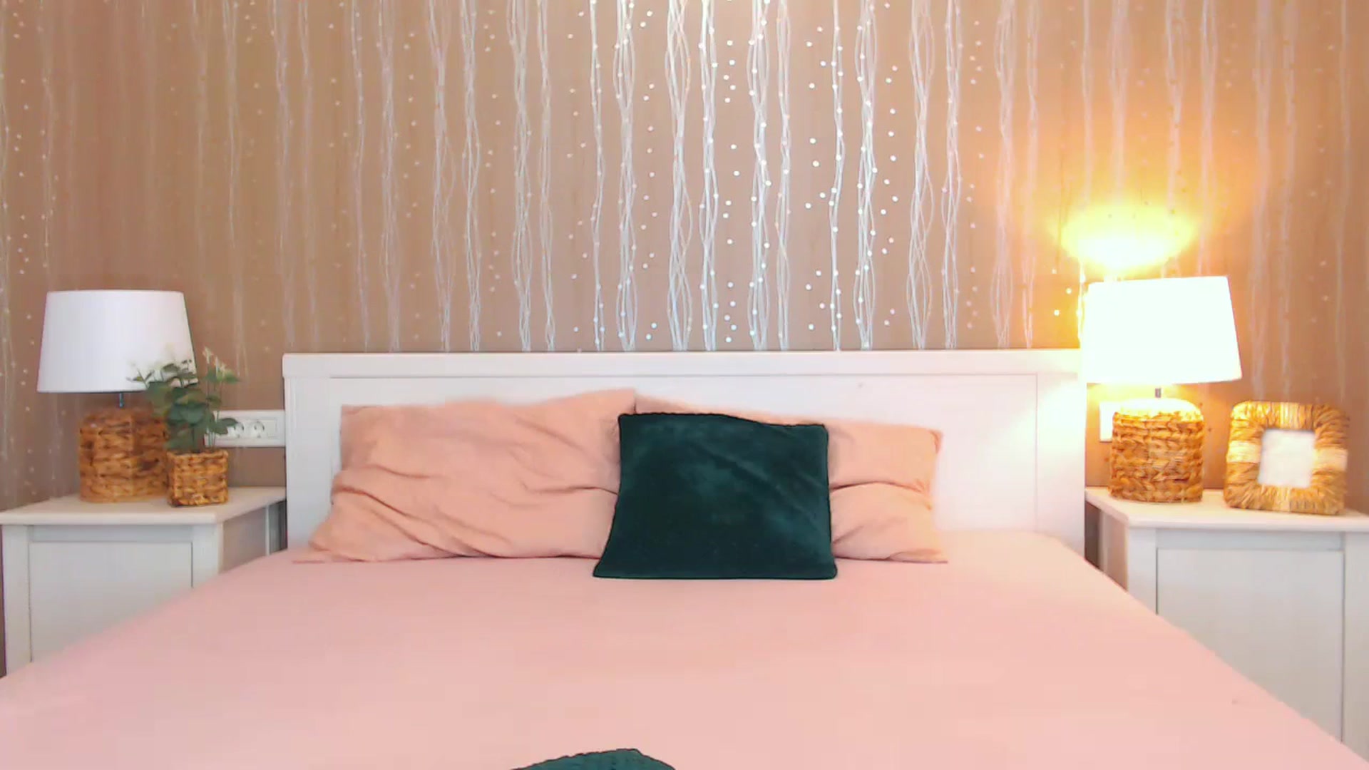 Gallery image thumbnail from MissyHot000's myfreecams stream on, 02/01/2024, 11:33 image 13 of 20