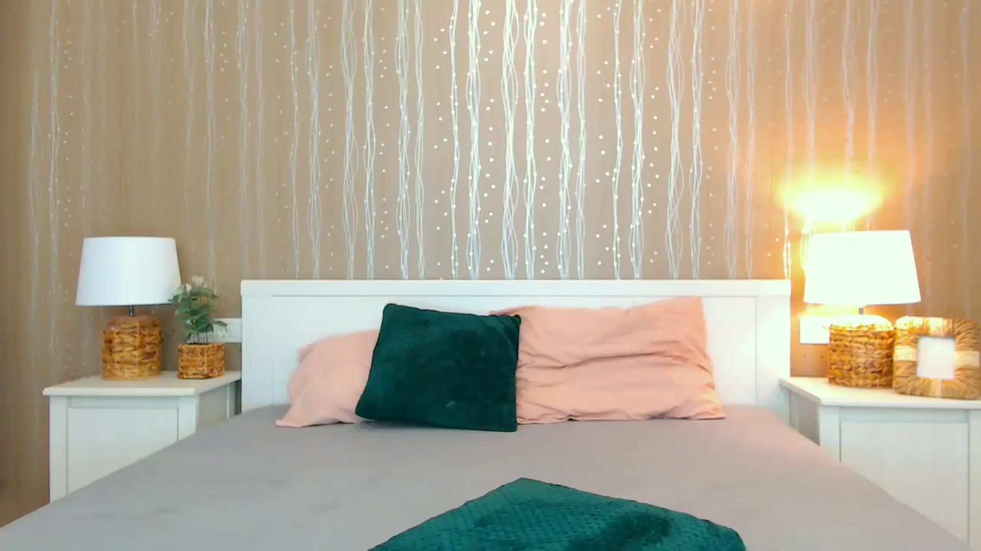 Gallery image thumbnail from MissyHot000's myfreecams stream on, 03/11/2024, 13:19 image 15 of 20