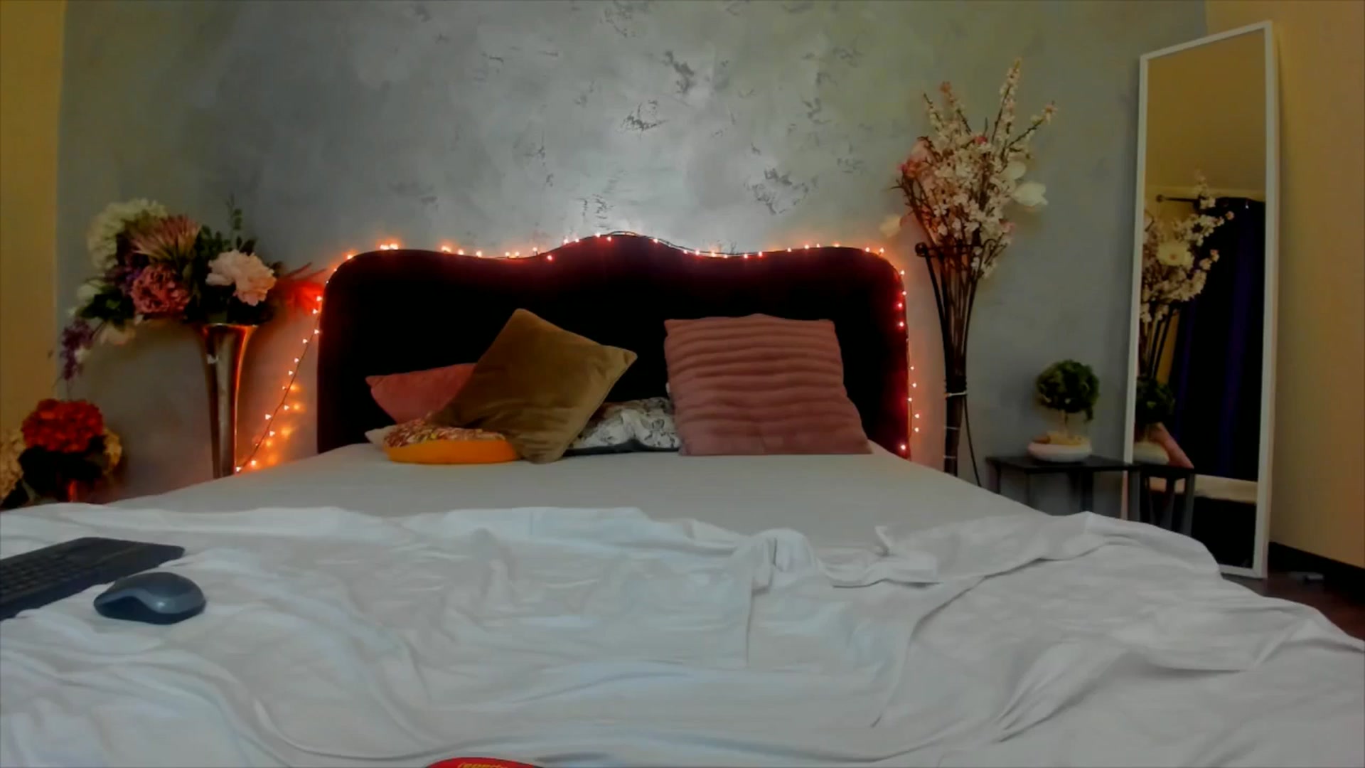 Gallery image thumbnail from MissyMeow_'s myfreecams stream on, 08/05/2024, 17:17 image 14 of 20