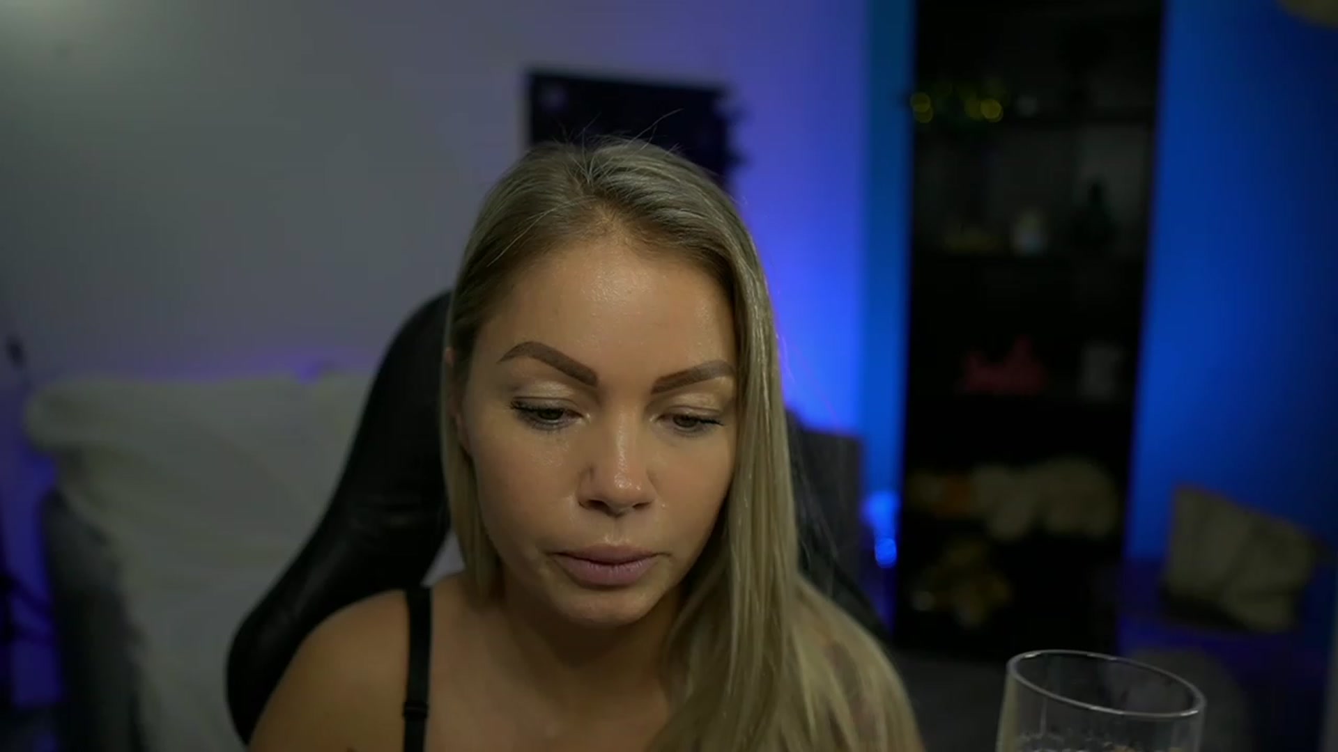 Gallery image thumbnail from MissySlapalot's myfreecams stream on, 11/21/2022, 18:00 image 4 of 20