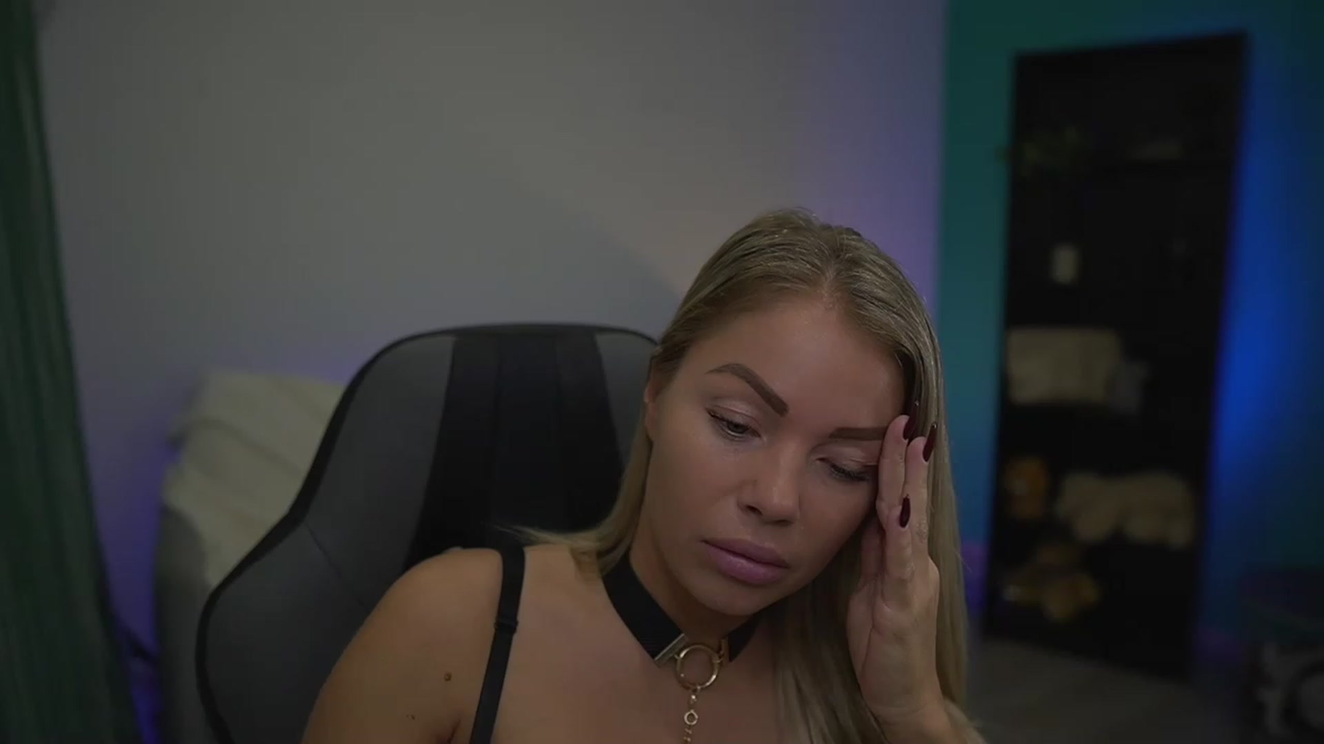 Gallery image thumbnail from MissySlapalot's myfreecams stream on, 12/01/2022, 14:23 image 2 of 20