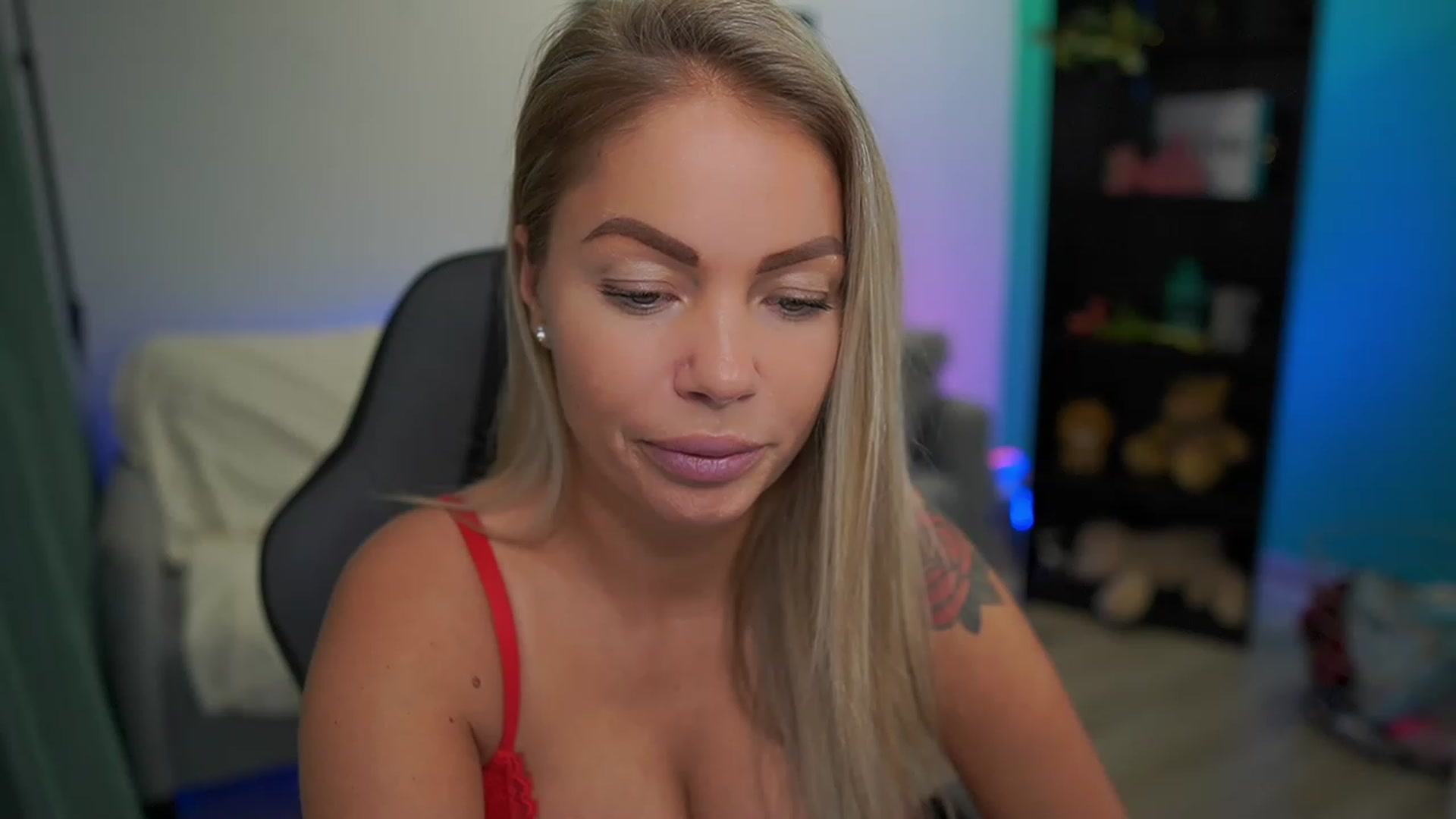 Gallery image thumbnail from MissySlapalot's myfreecams stream on, 12/06/2022, 11:23 image 16 of 20