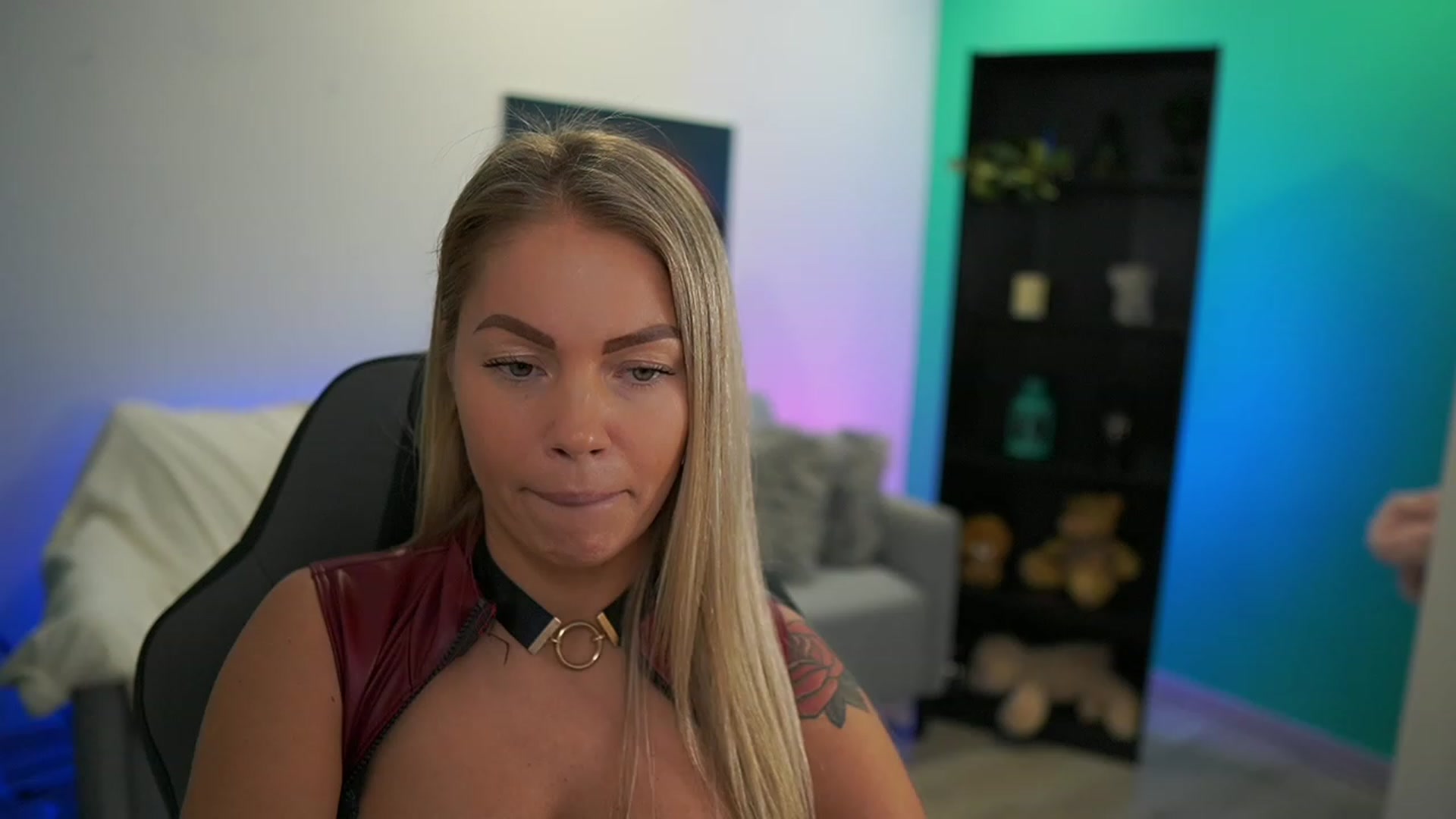 Gallery image thumbnail from MissySlapalot's myfreecams stream on, 12/12/2022, 14:27 image 8 of 20