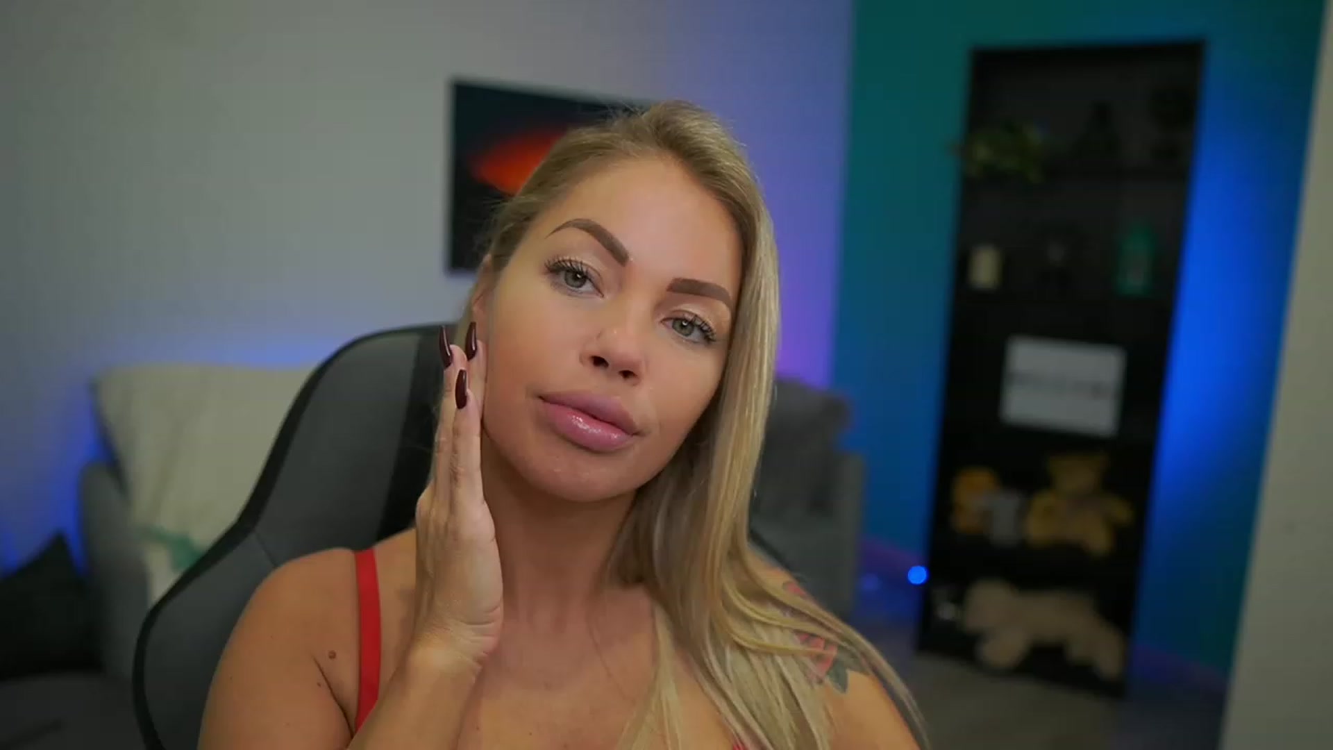 Gallery image thumbnail from MissySlapalot's myfreecams stream on, 12/15/2022, 09:08 image 13 of 20