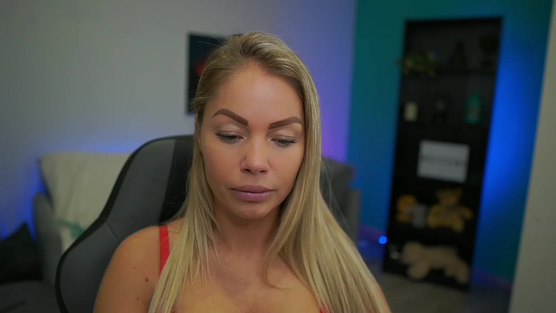 Gallery image thumbnail from MissySlapalot's myfreecams stream on, 12/15/2022, 09:08 image 12 of 20