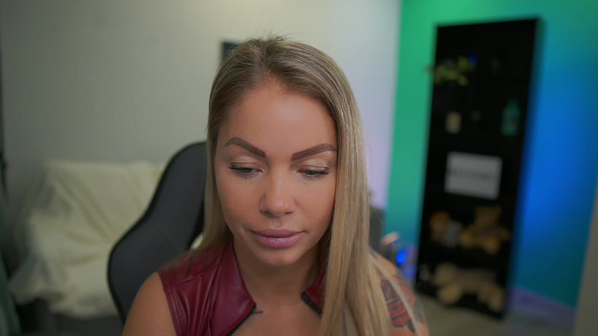 Gallery image thumbnail from MissySlapalot's myfreecams stream on, 12/19/2022, 09:49 image 18 of 20