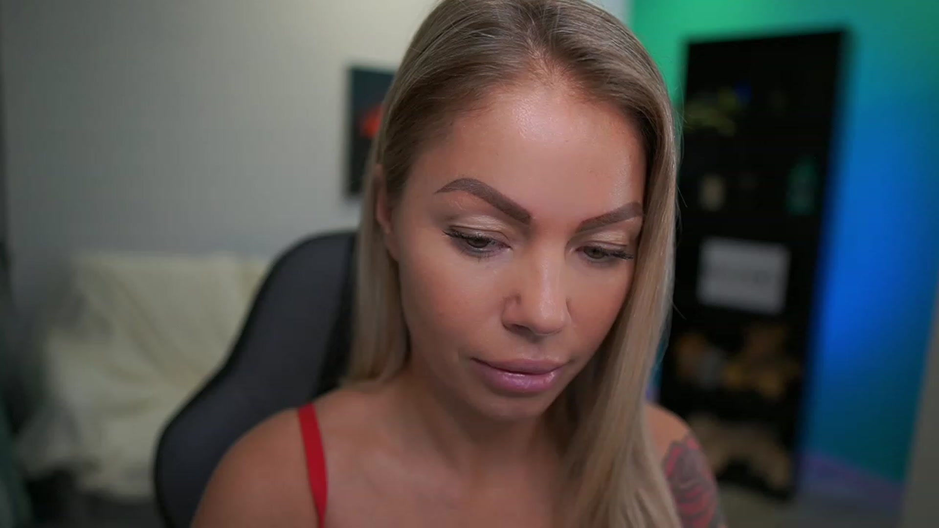 Gallery image thumbnail from MissySlapalot's myfreecams stream on, 12/19/2022, 09:49 image 19 of 20