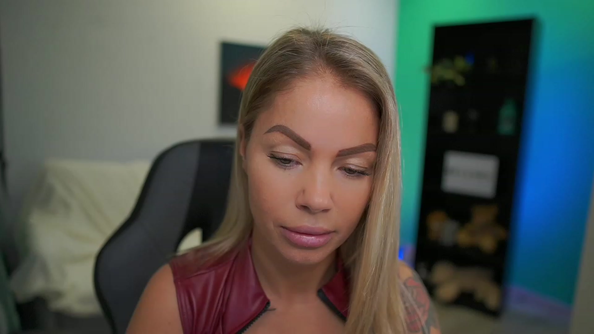 Gallery image thumbnail from MissySlapalot's myfreecams stream on, 12/19/2022, 09:49 image 17 of 20