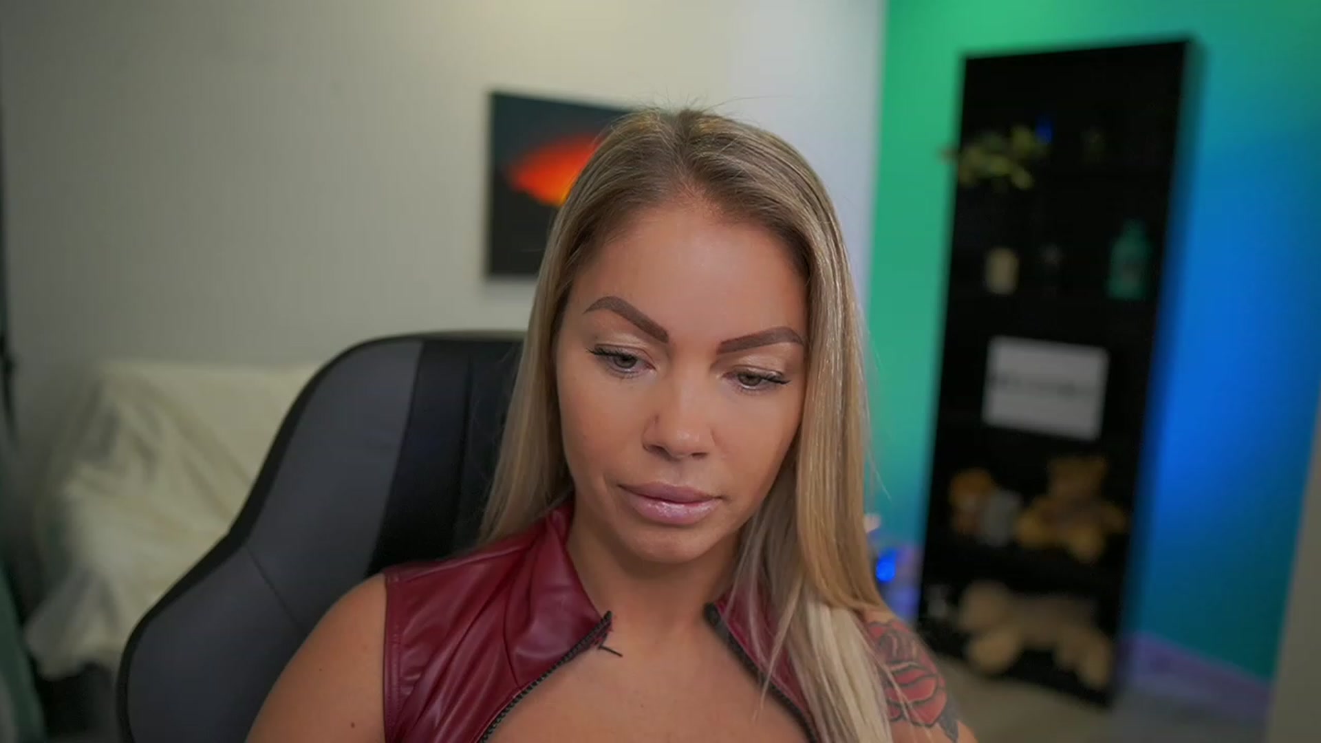 Gallery image thumbnail from MissySlapalot's myfreecams stream on, 12/19/2022, 09:49 image 1 of 20