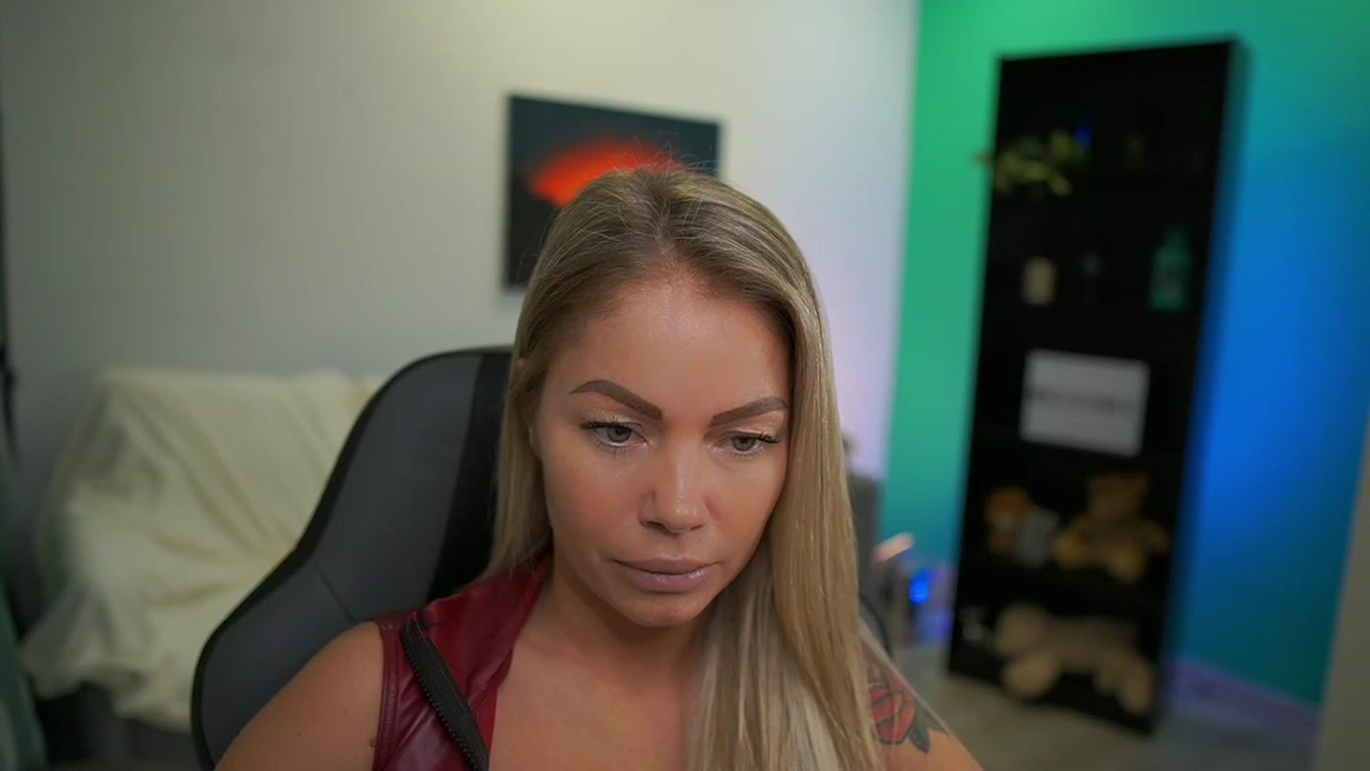 Gallery image thumbnail from MissySlapalot's myfreecams stream on, 12/19/2022, 10:57 image 20 of 20