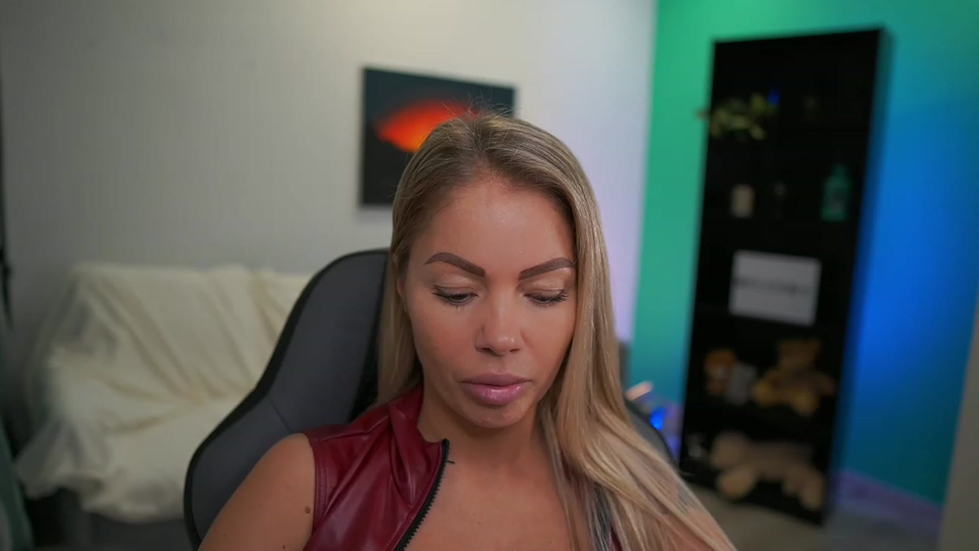 Gallery image thumbnail from MissySlapalot's myfreecams stream on, 12/19/2022, 10:57 image 6 of 20