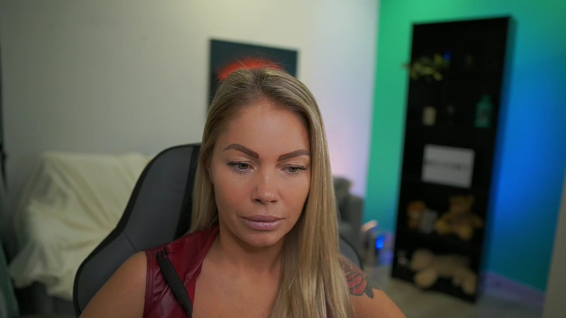 Gallery image thumbnail from MissySlapalot's myfreecams stream on, 12/19/2022, 10:57 image 18 of 20