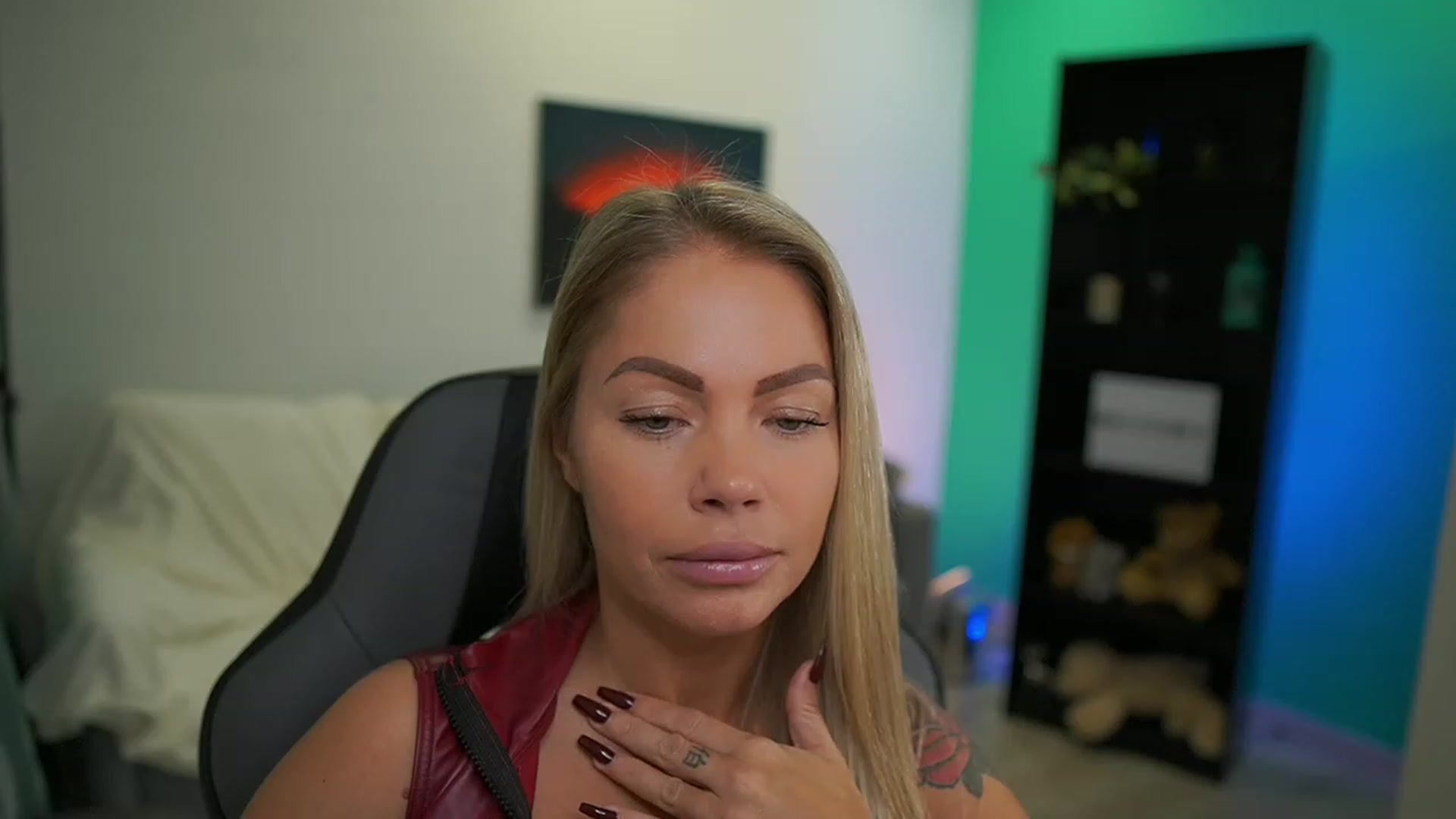 Gallery image thumbnail from MissySlapalot's myfreecams stream on, 12/19/2022, 10:57 image 19 of 20
