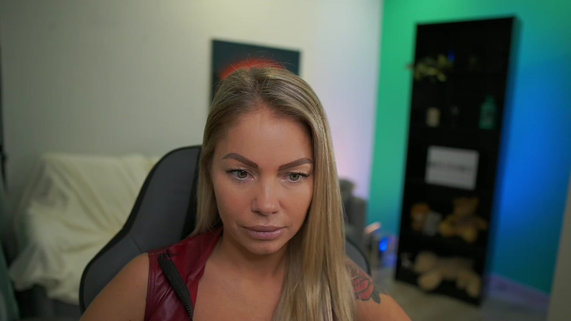 Gallery image thumbnail from MissySlapalot's myfreecams stream on, 12/19/2022, 10:57 image 17 of 20