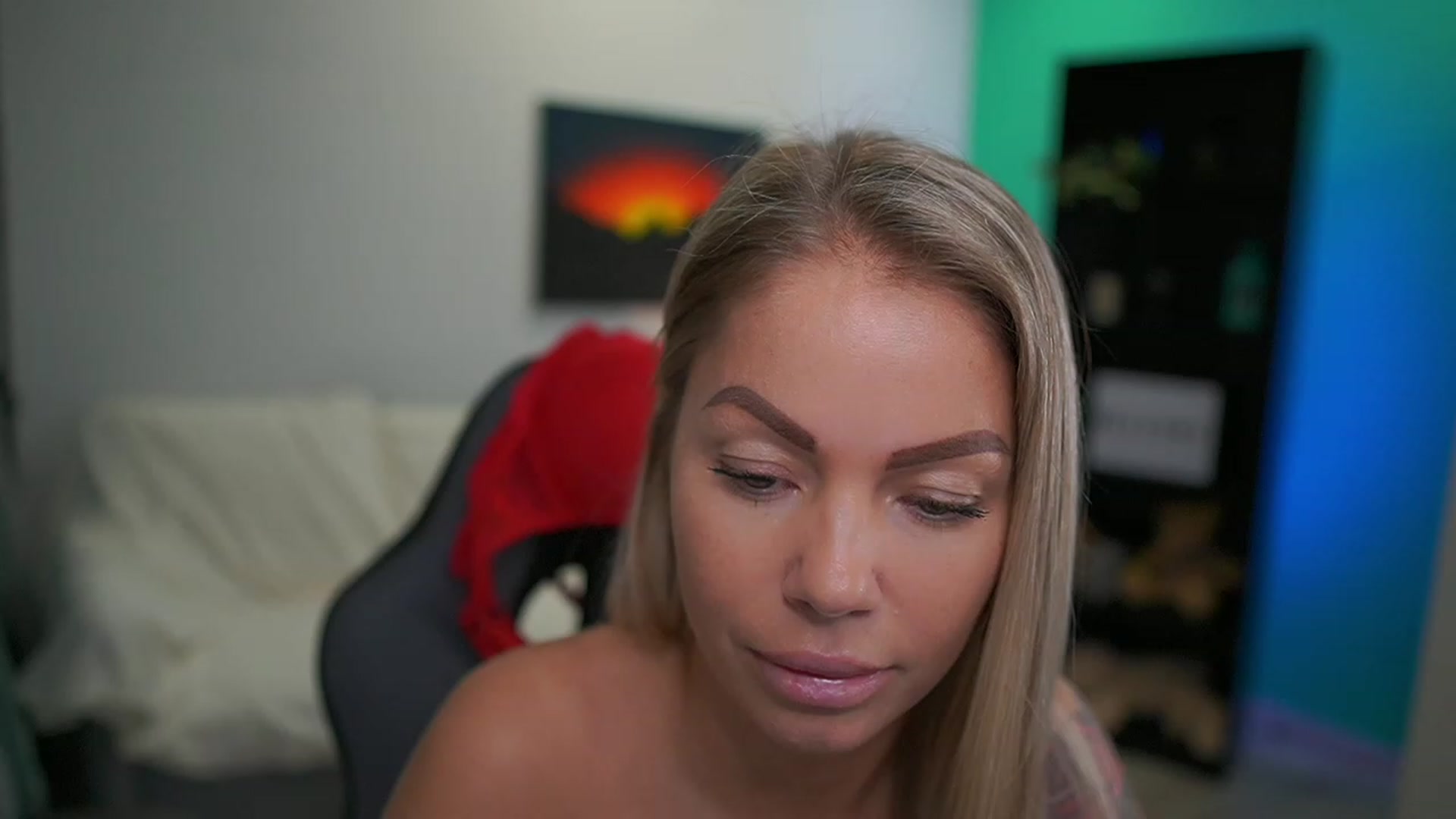 Gallery image thumbnail from MissySlapalot's myfreecams stream on, 12/19/2022, 13:34 image 12 of 20
