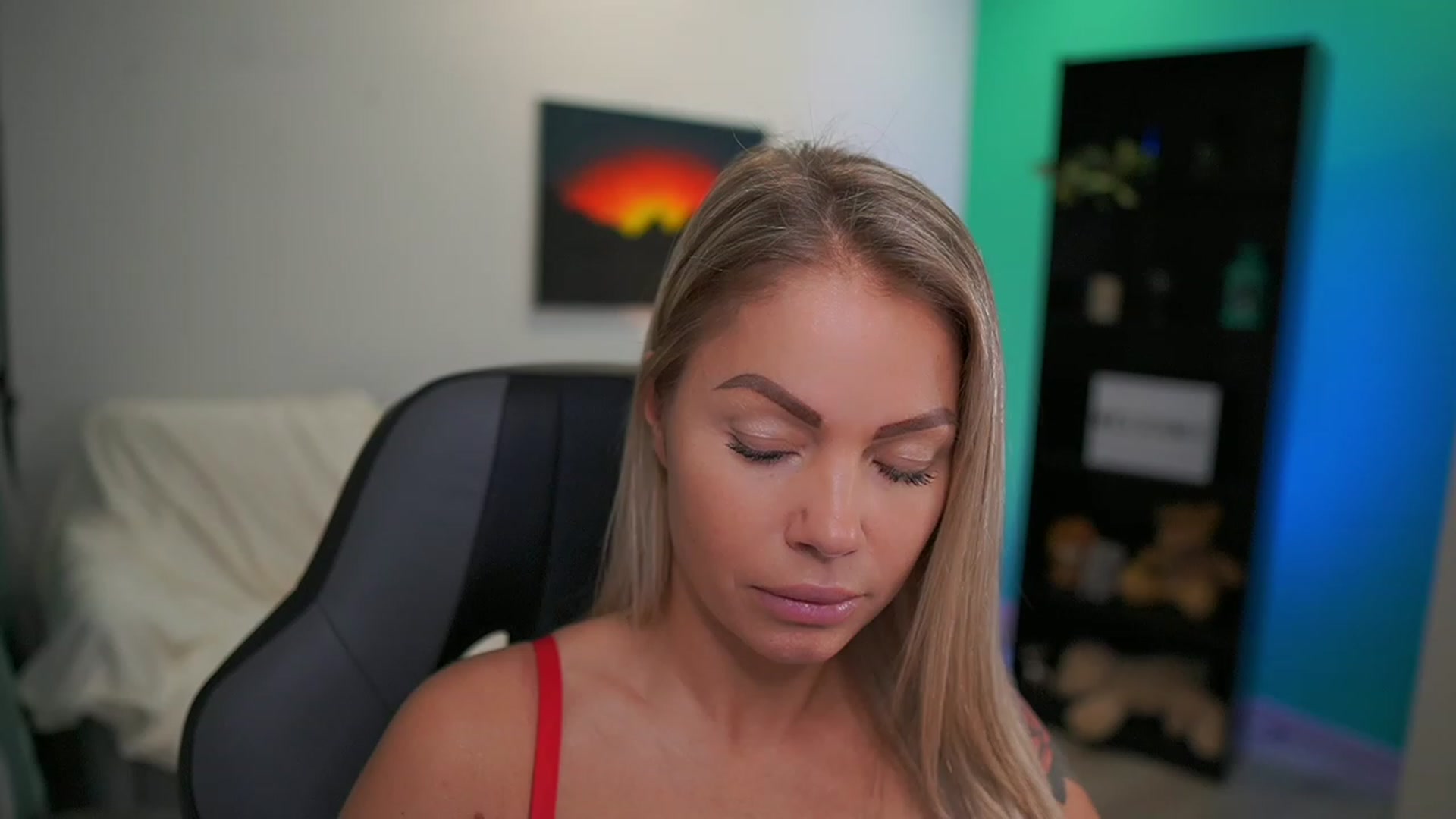 Gallery image thumbnail from MissySlapalot's myfreecams stream on, 12/19/2022, 13:34 image 6 of 20