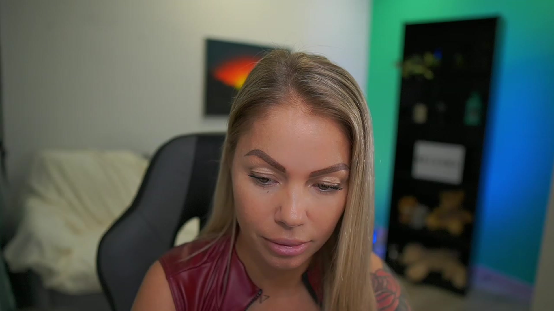 Gallery image thumbnail from MissySlapalot's myfreecams stream on, 12/19/2022, 15:35 image 1 of 20