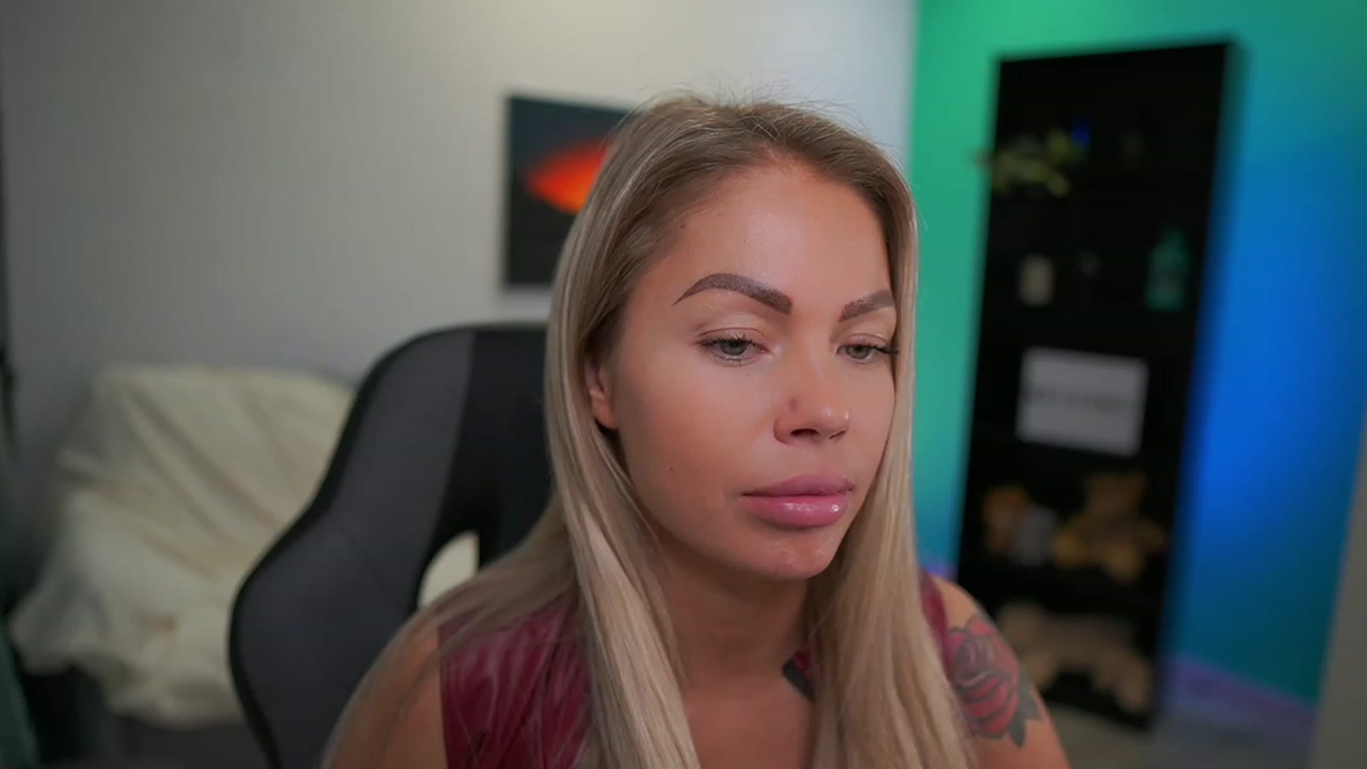 Gallery image thumbnail from MissySlapalot's myfreecams stream on, 12/19/2022, 16:21 image 1 of 20