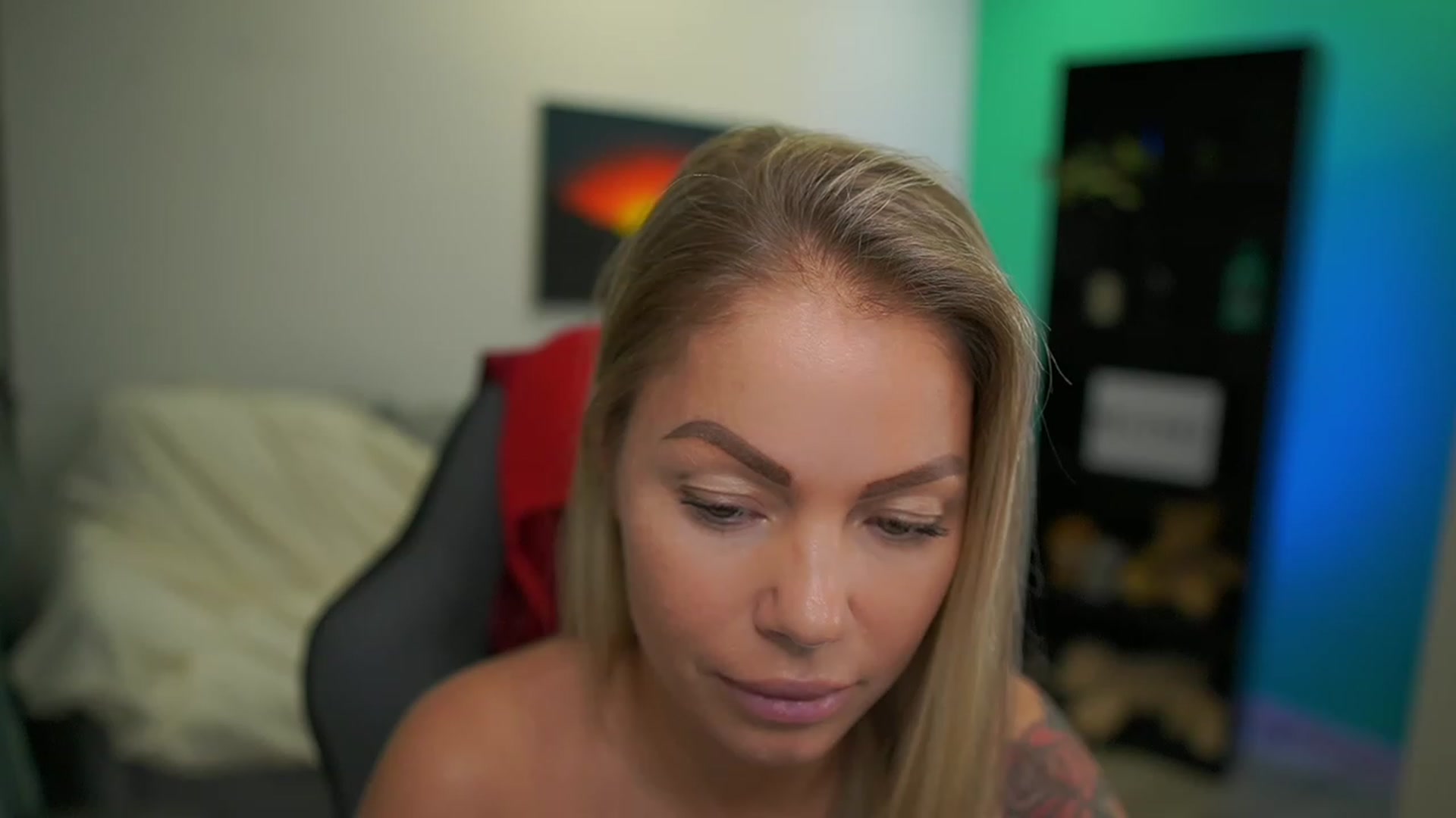 Gallery image thumbnail from MissySlapalot's myfreecams stream on, 12/19/2022, 17:41 image 5 of 20