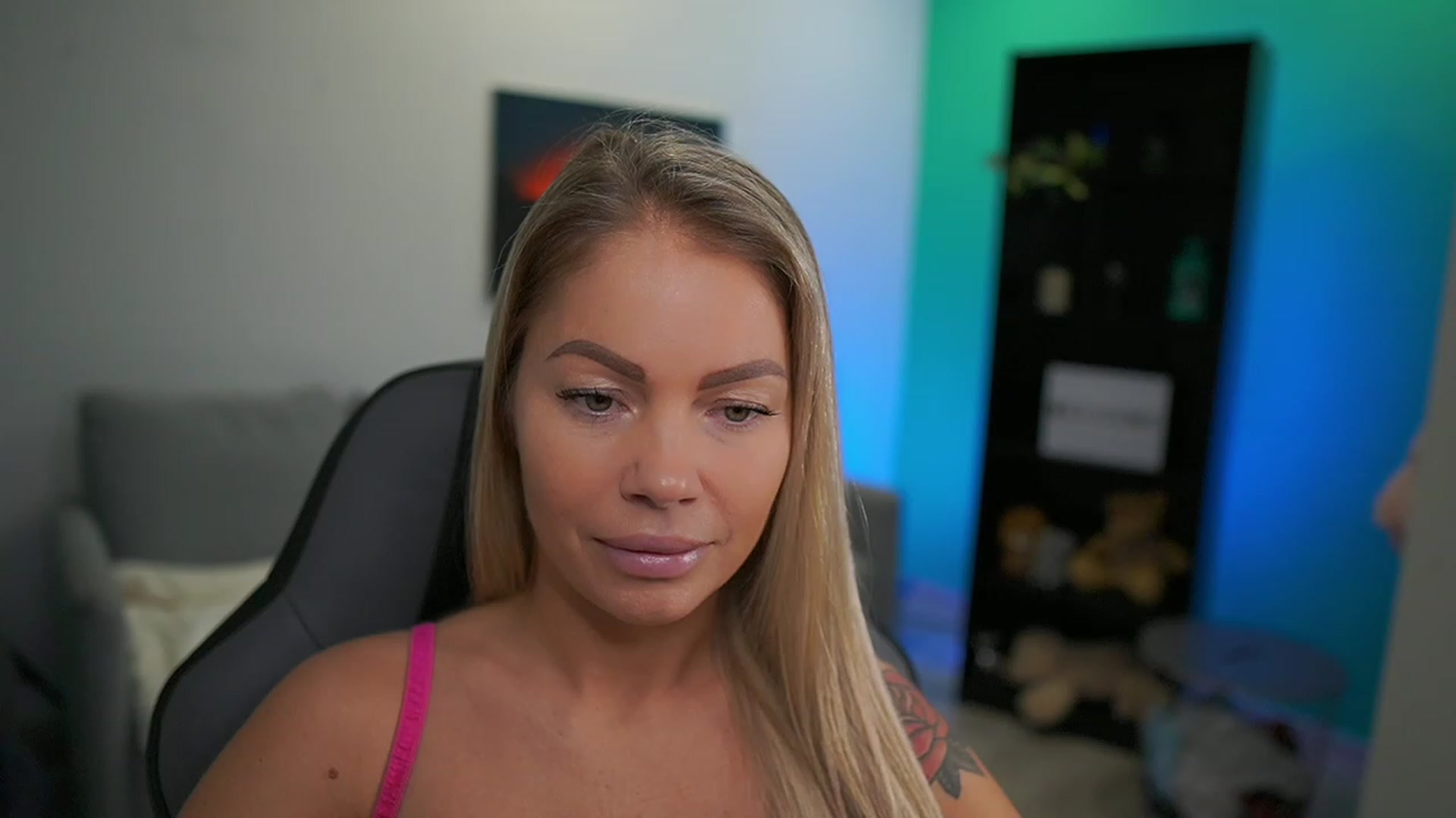 Gallery image thumbnail from MissySlapalot's myfreecams stream on, 12/21/2022, 10:28 image 17 of 20